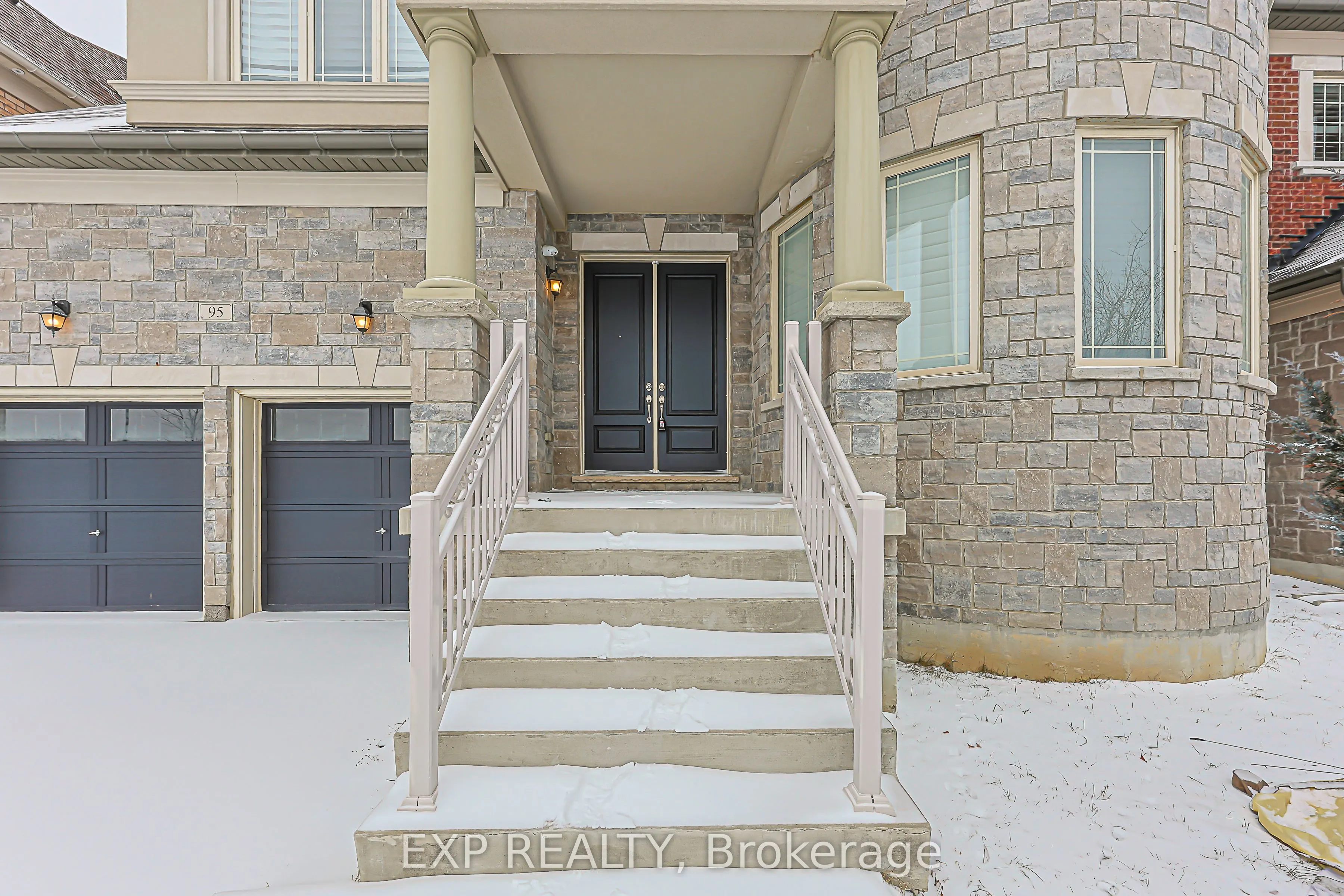 95 Chesney Crescent