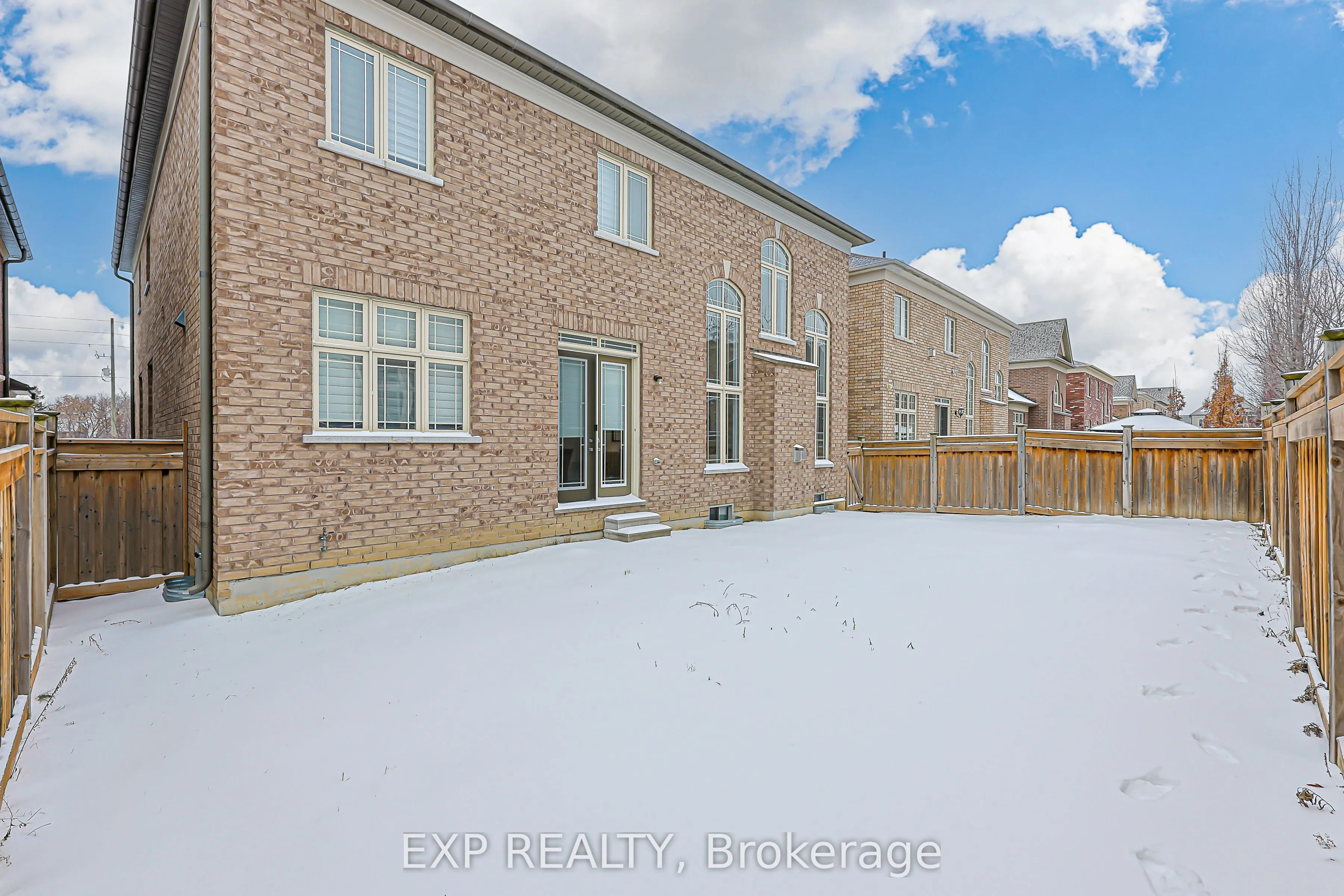 95 Chesney Crescent