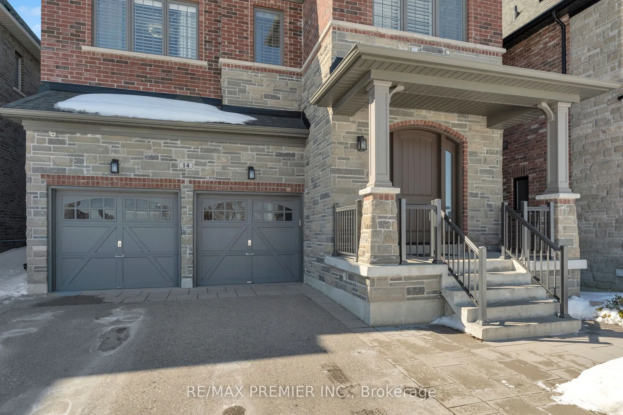 14 King Boulevard