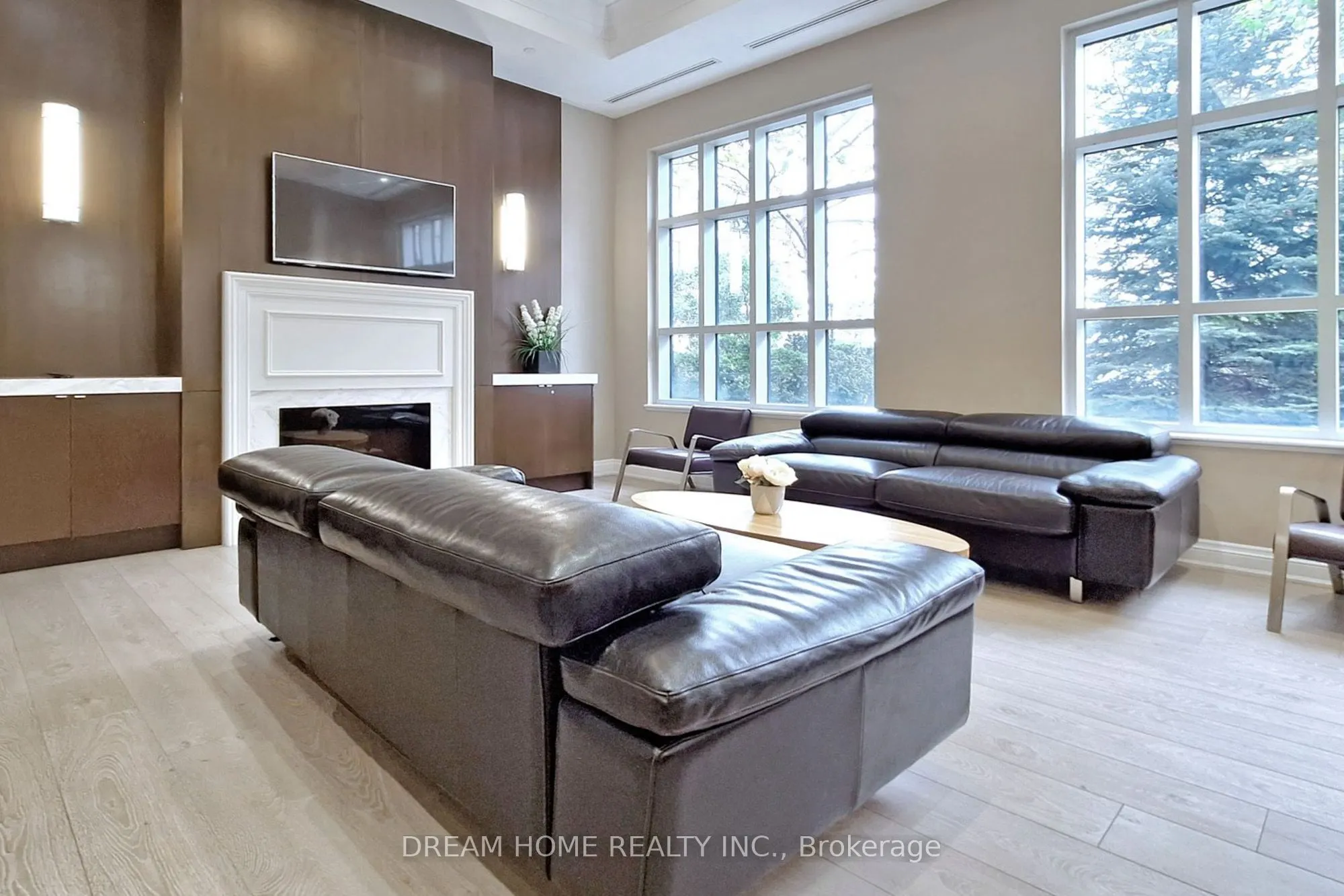 2396 Major Mackenzie Drive #322