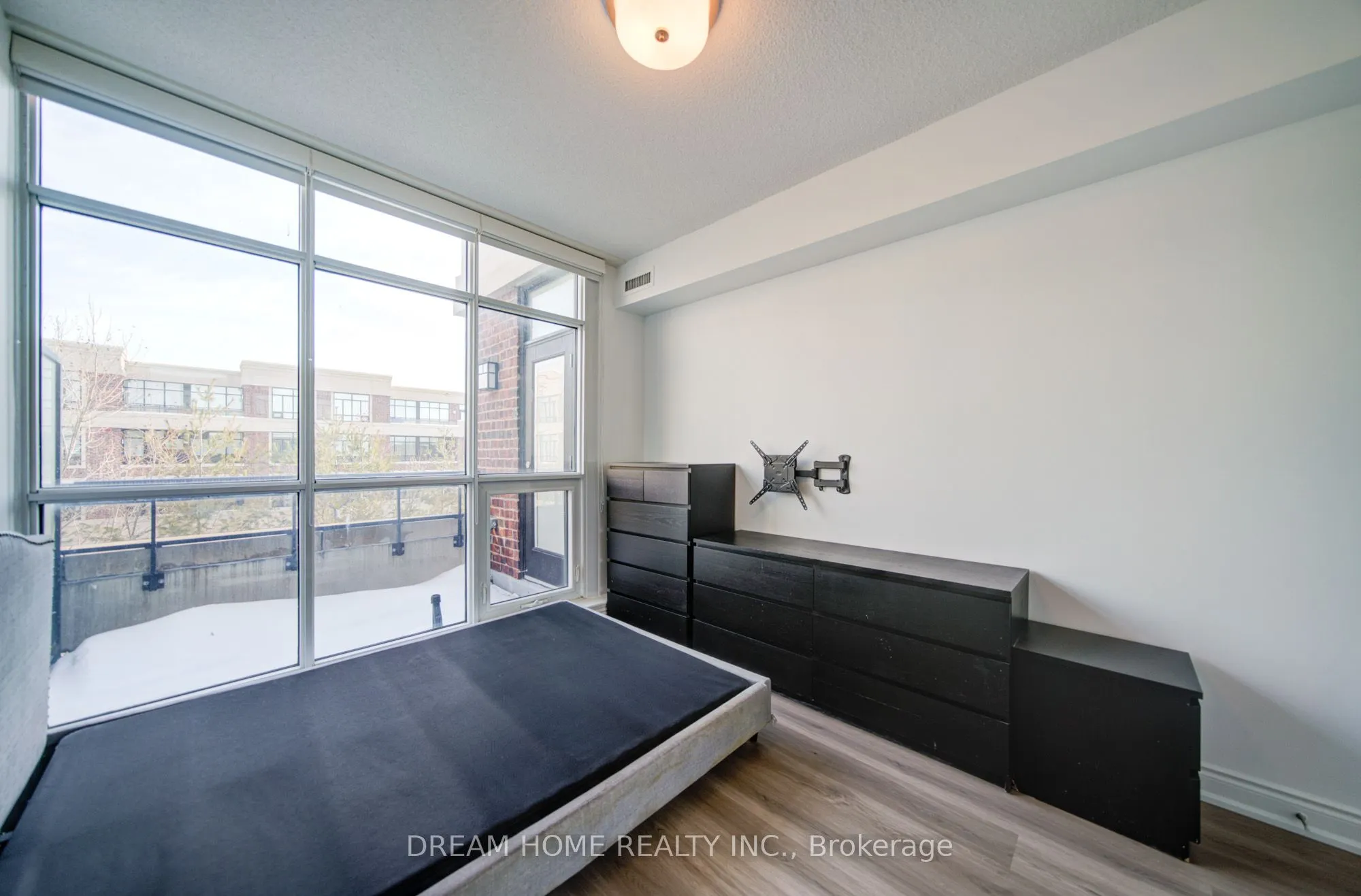 2396 Major Mackenzie Drive #322
