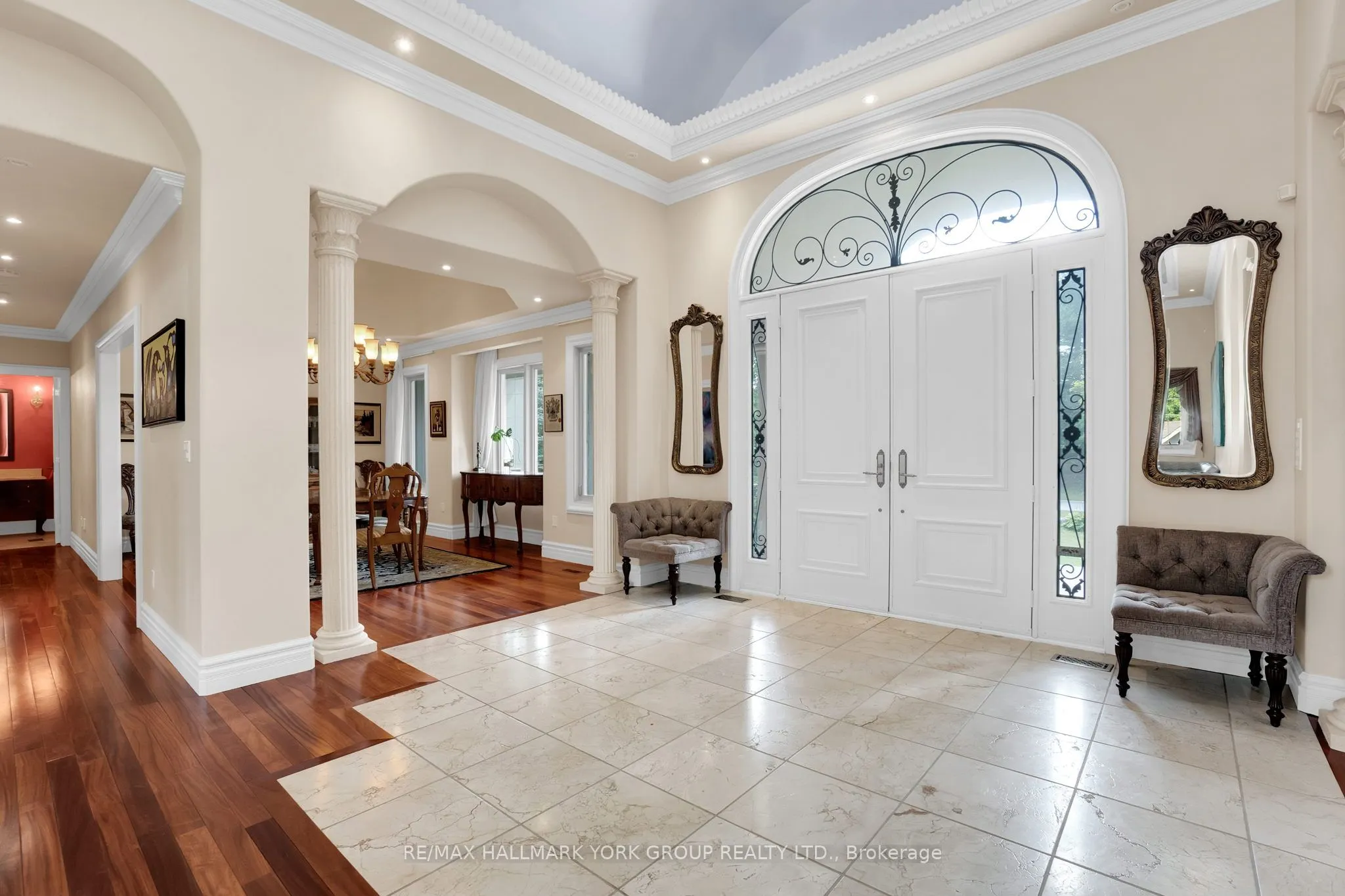 2 Kingswood Drive