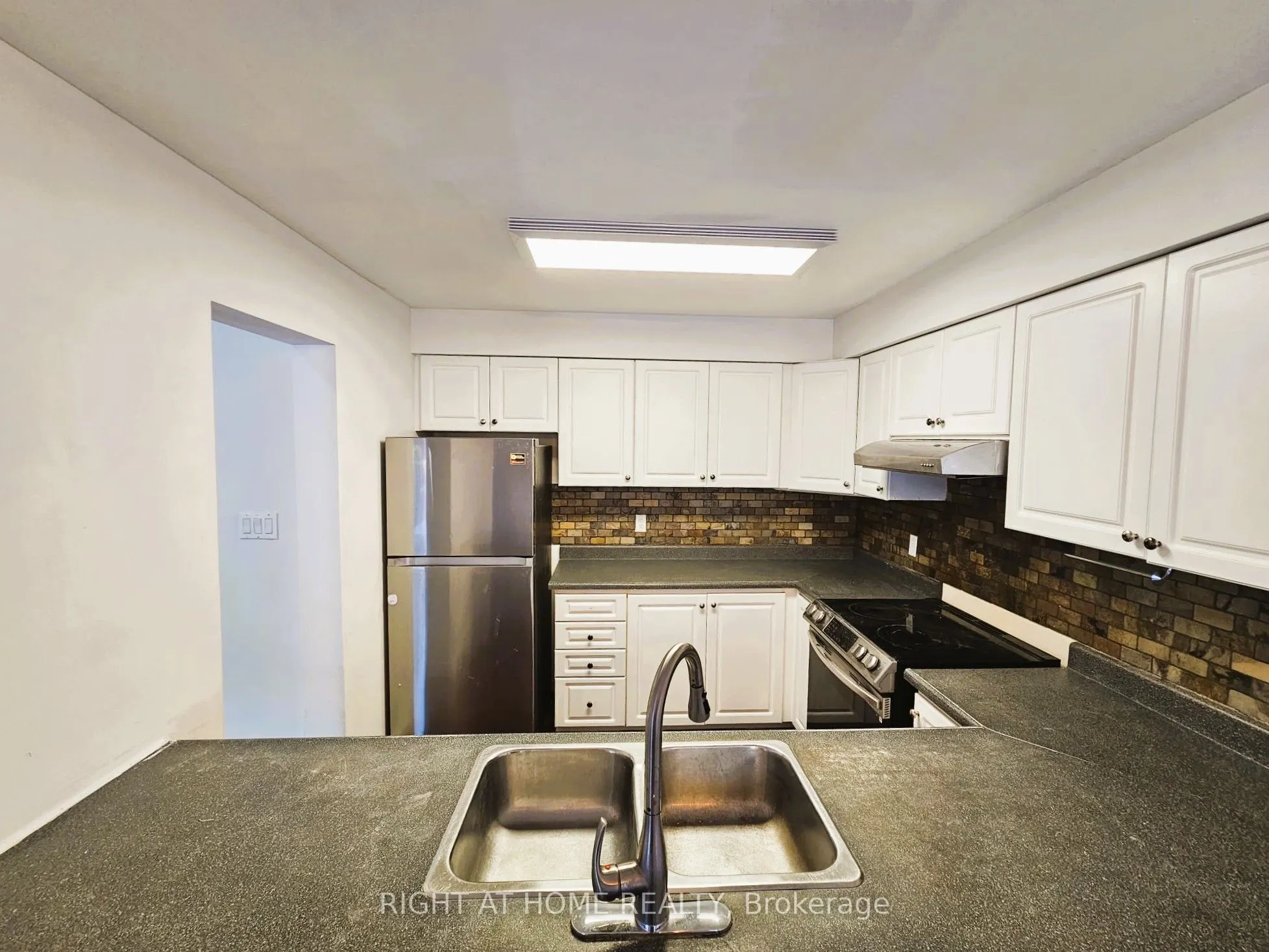206 Fairwood Drive