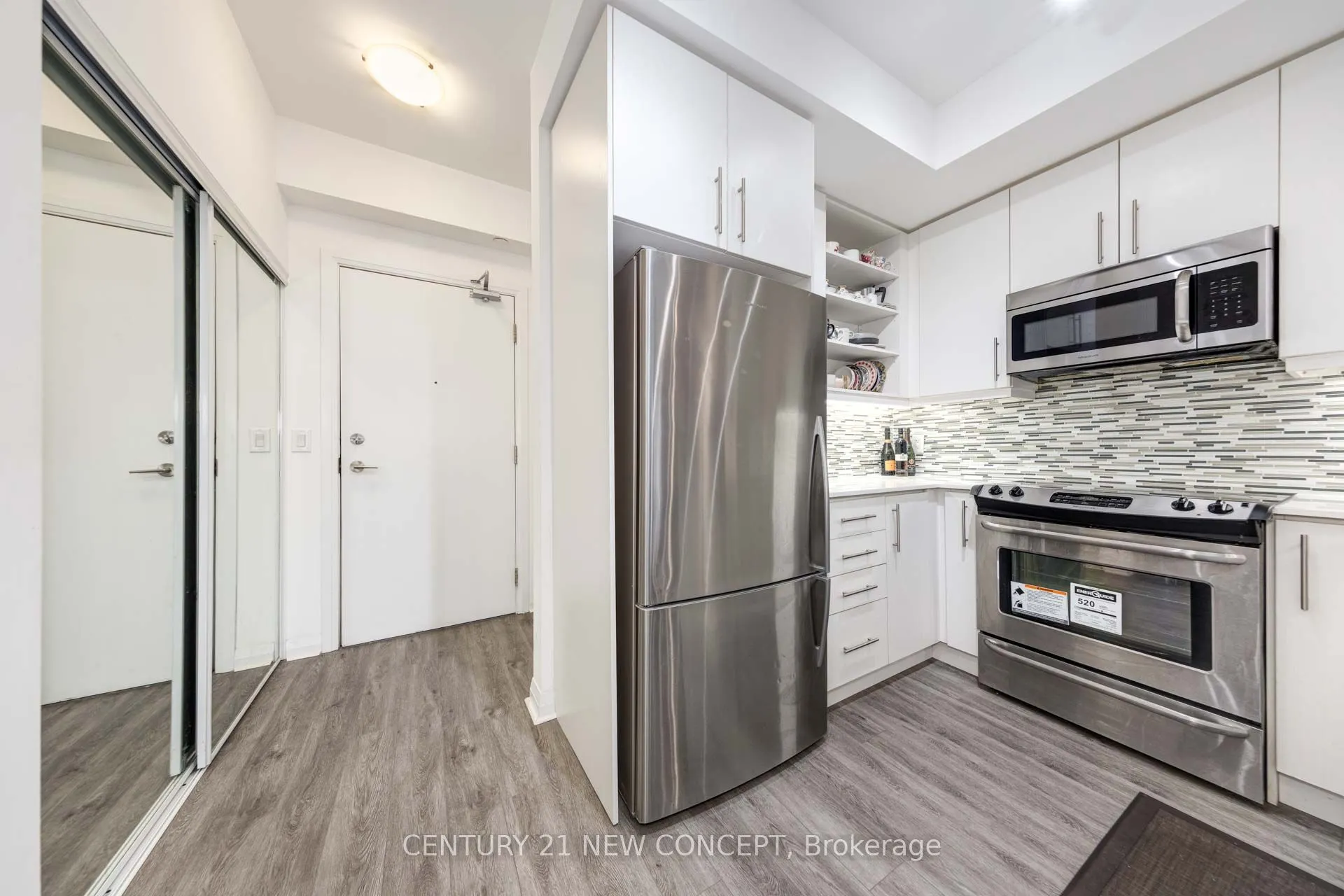 55 Oneida Crescent #409