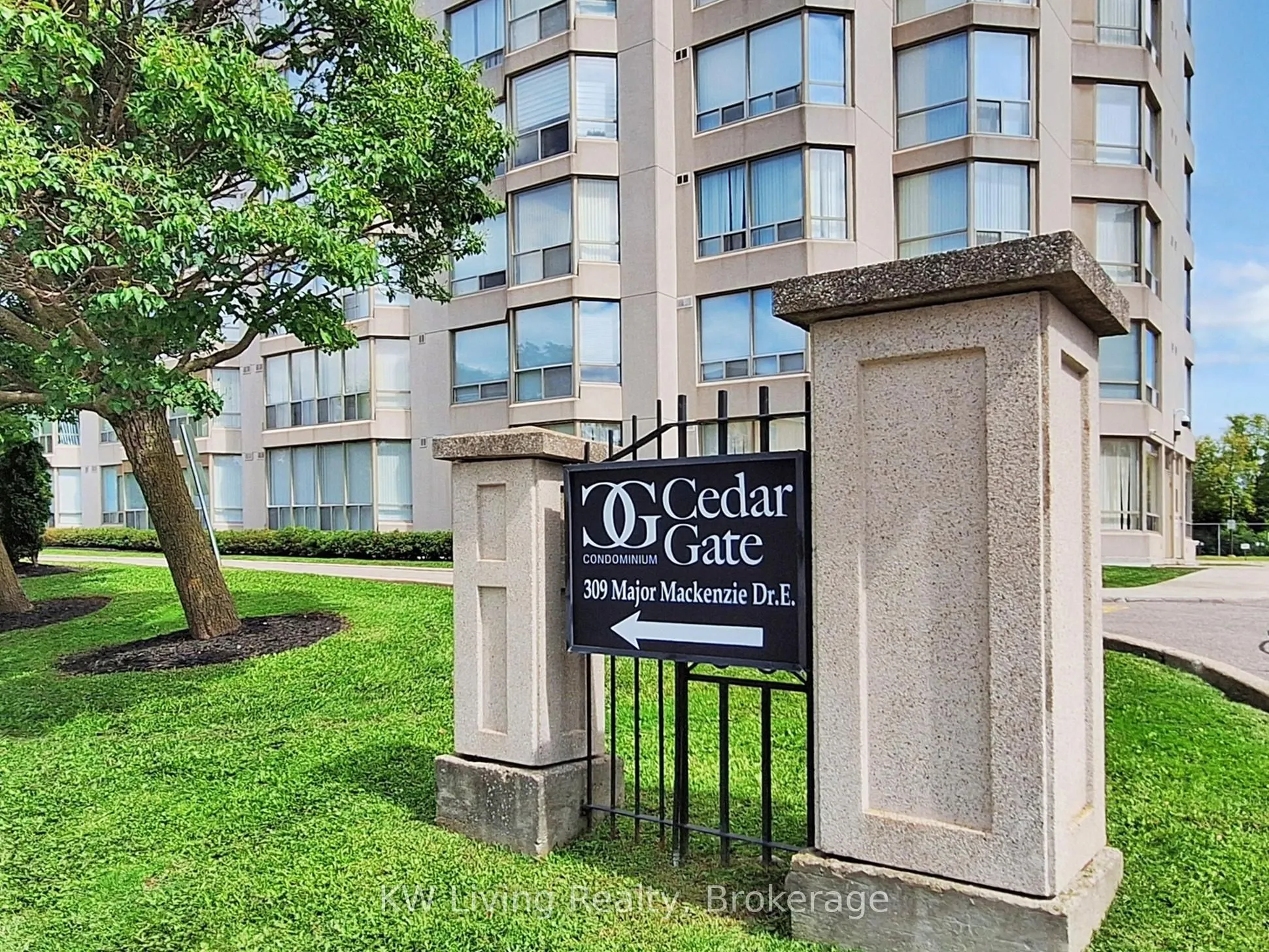 309 Major Mackenzie Drive #909