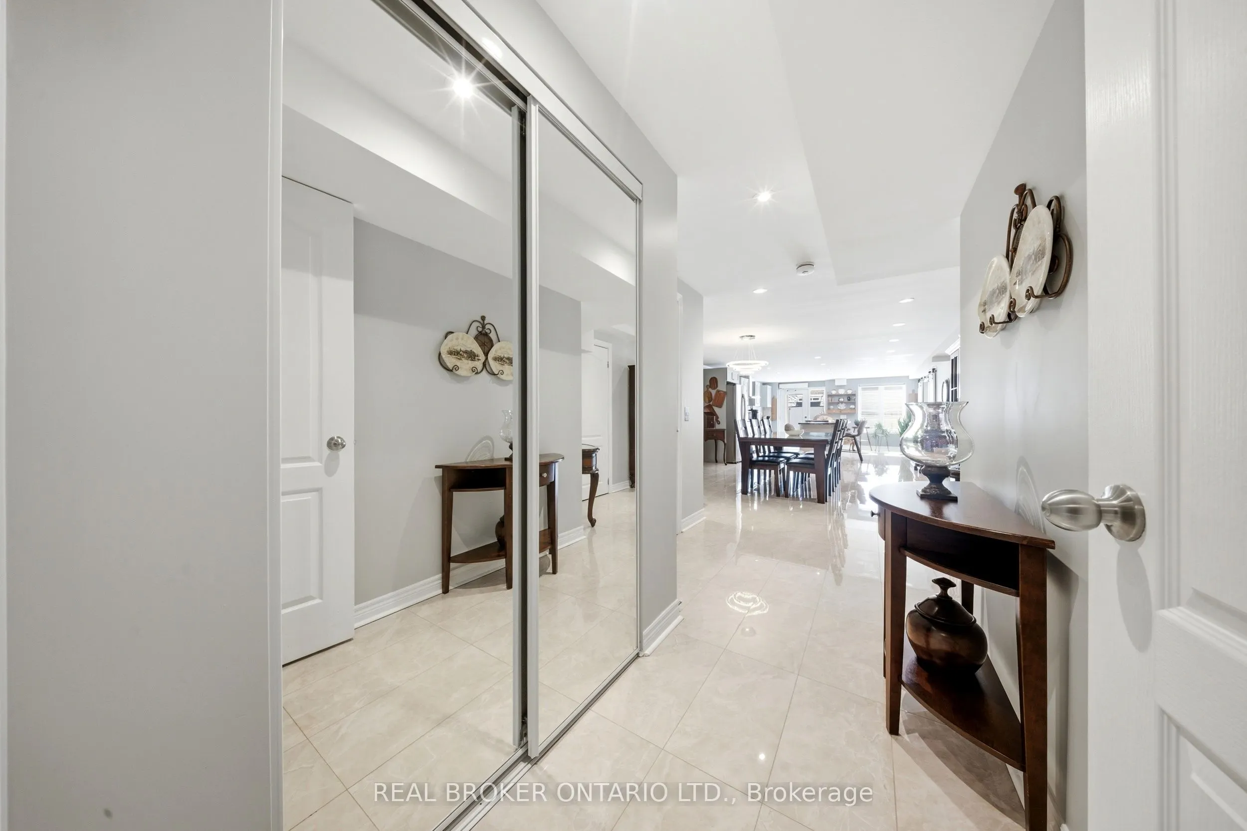 171 Gold Park Gate