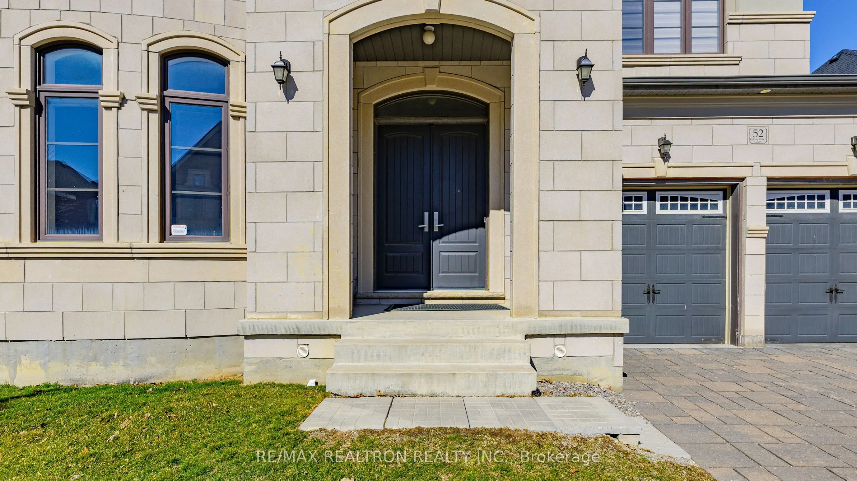 52 Rolling Green Court