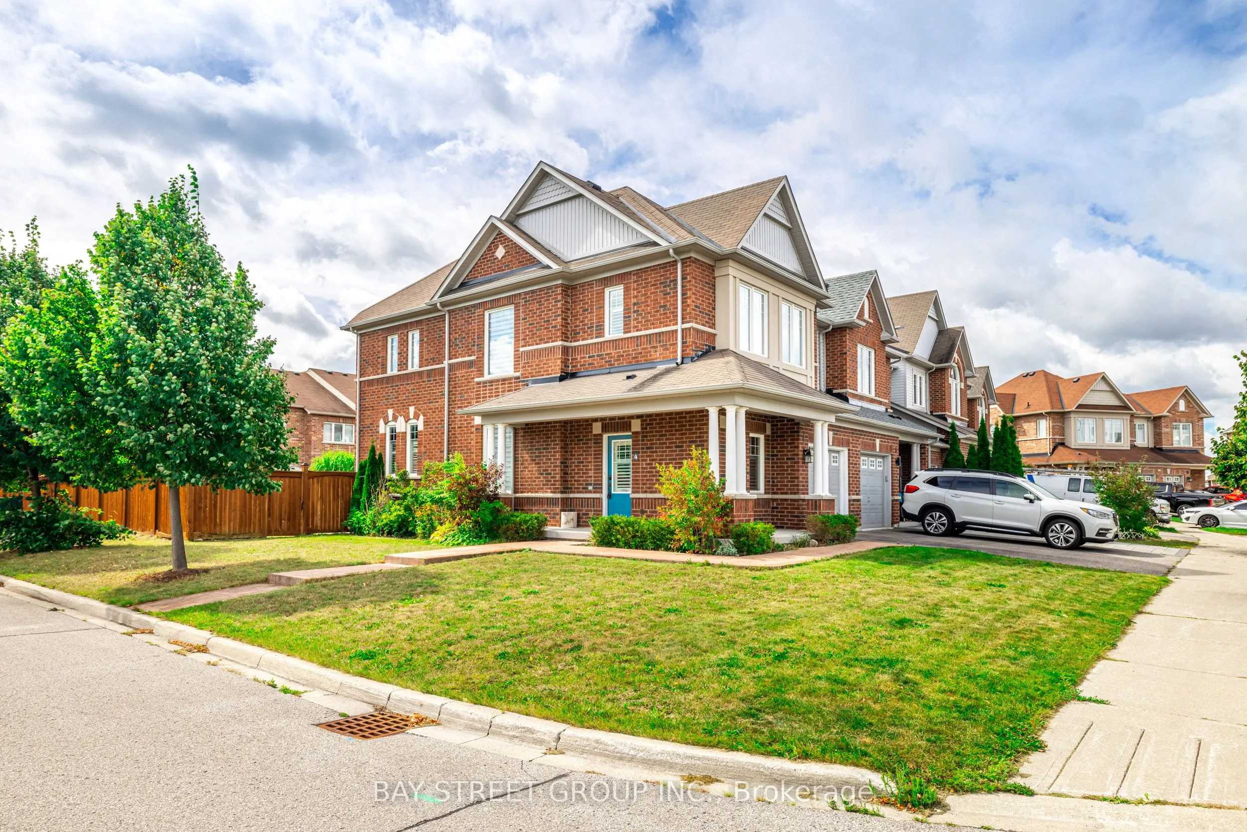 4 Courtland Crescent