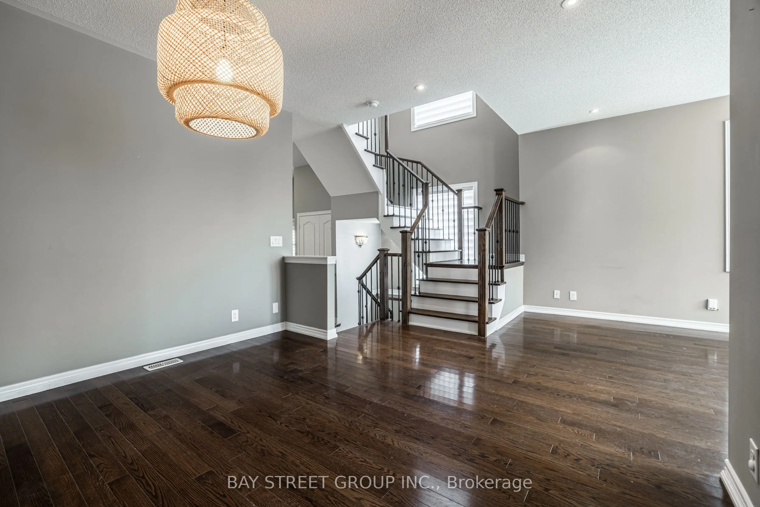 4 Courtland Crescent