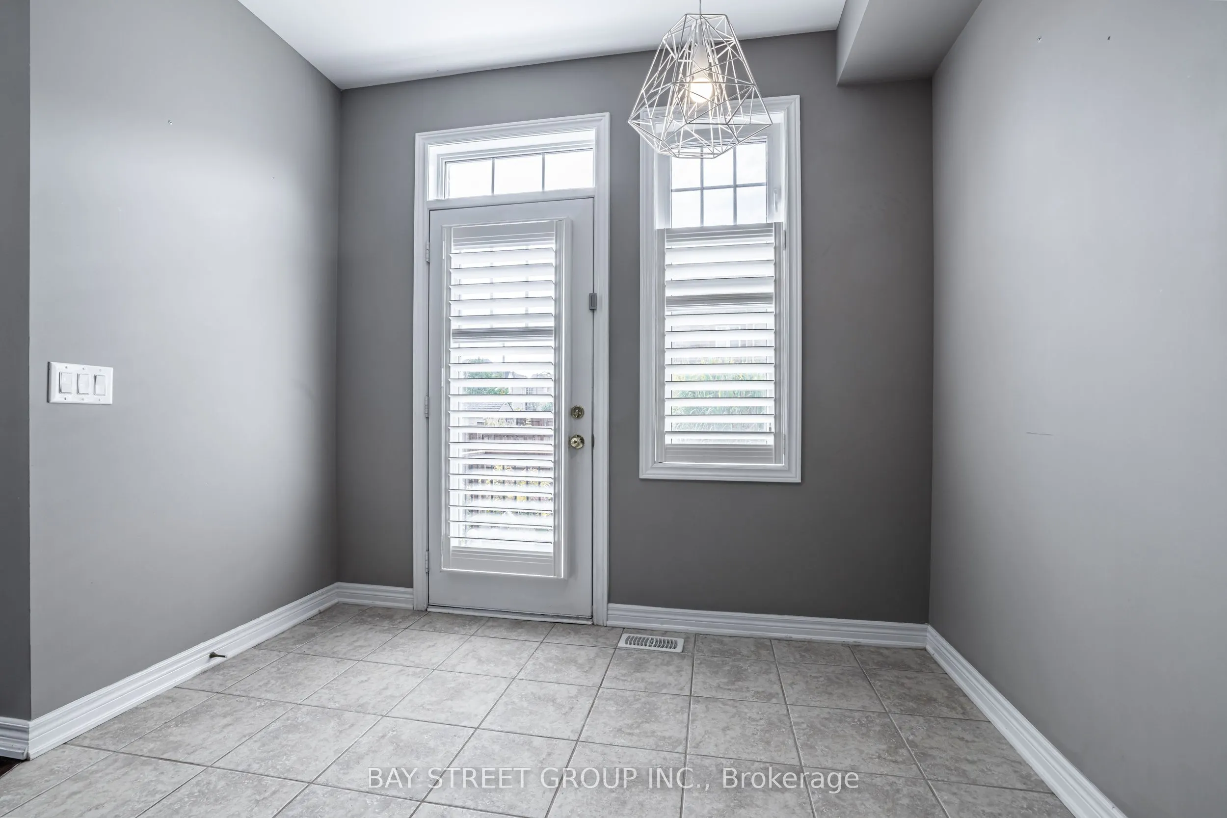 4 Courtland Crescent