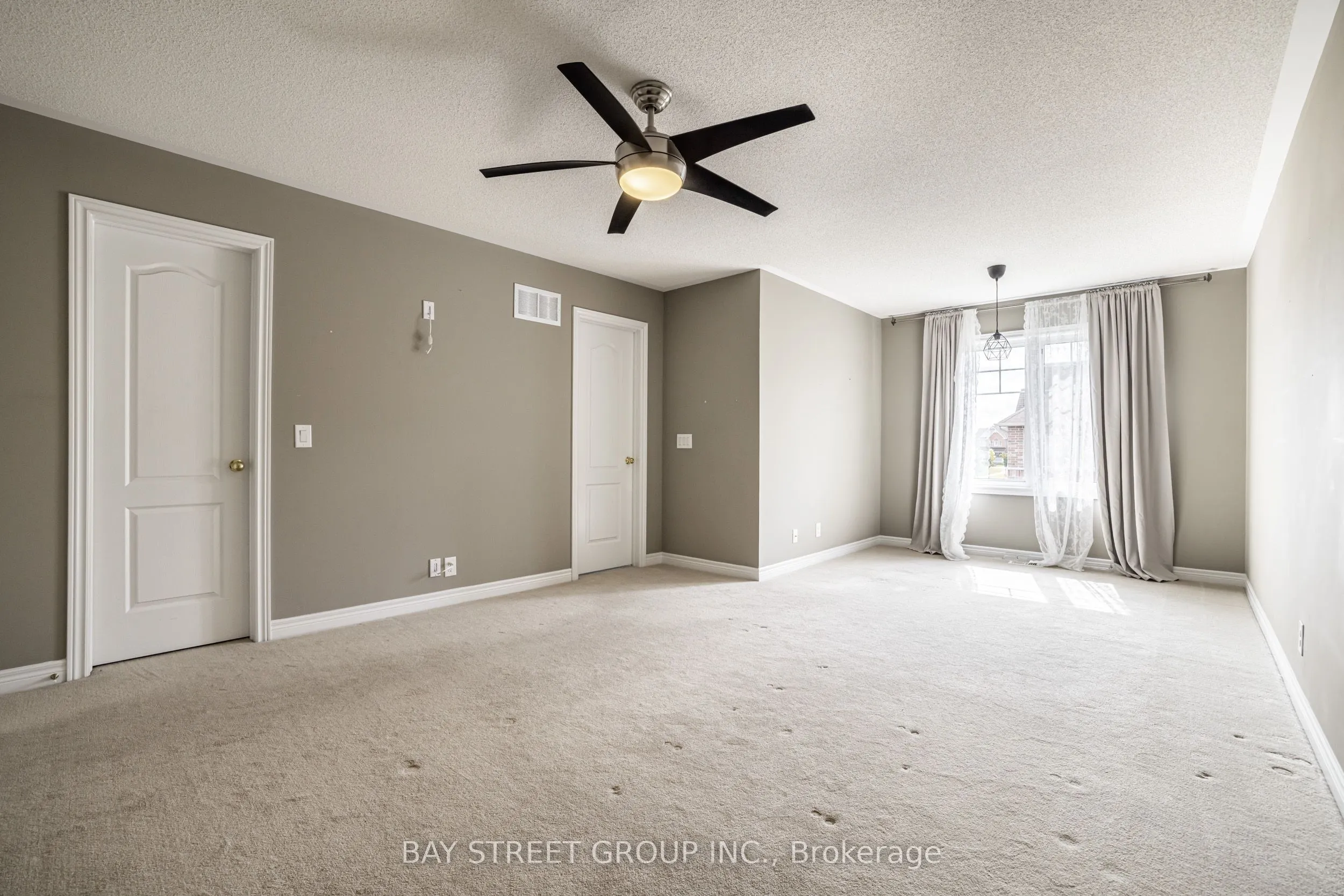 4 Courtland Crescent