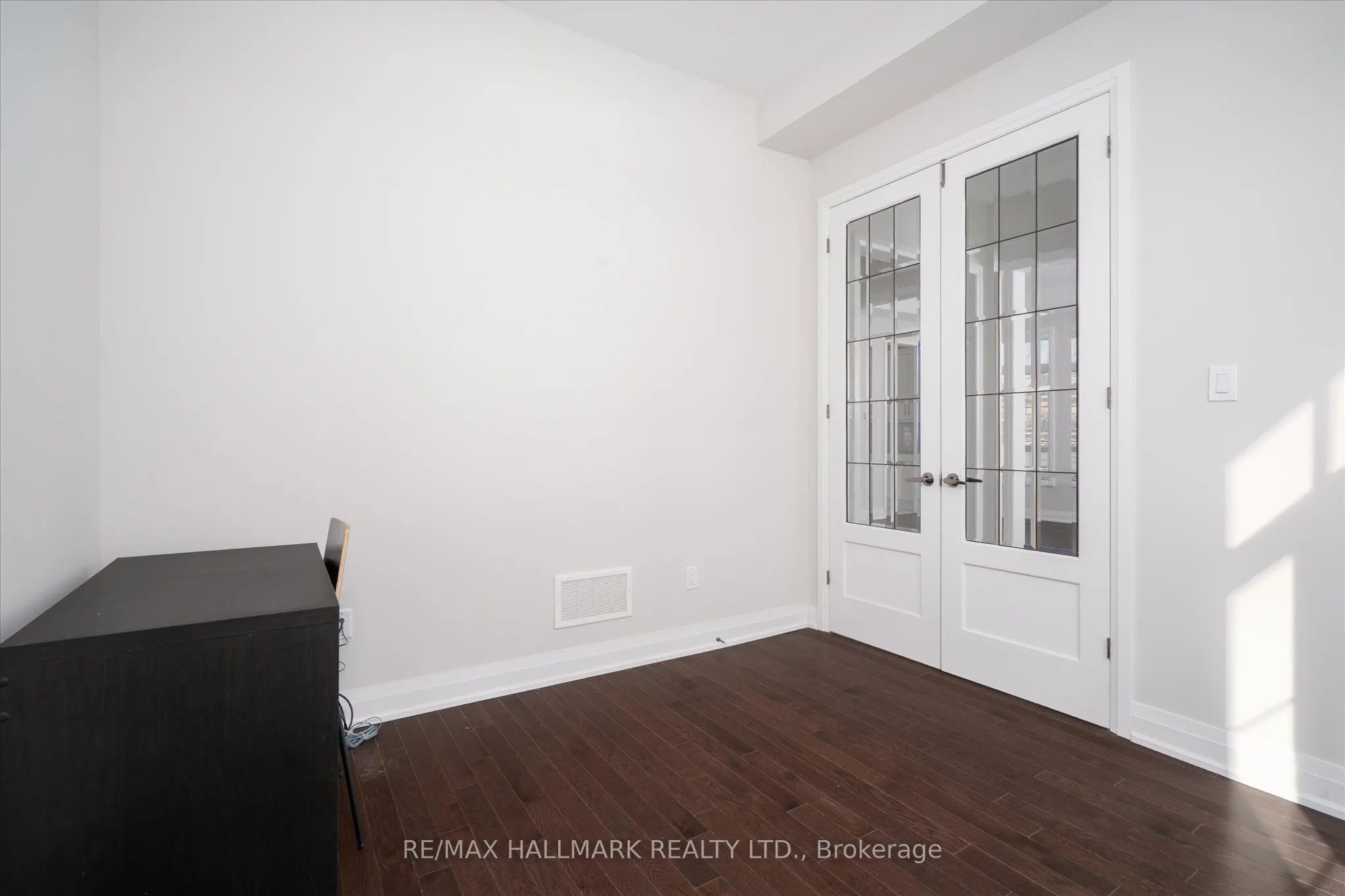 6 Dennis Reed Court