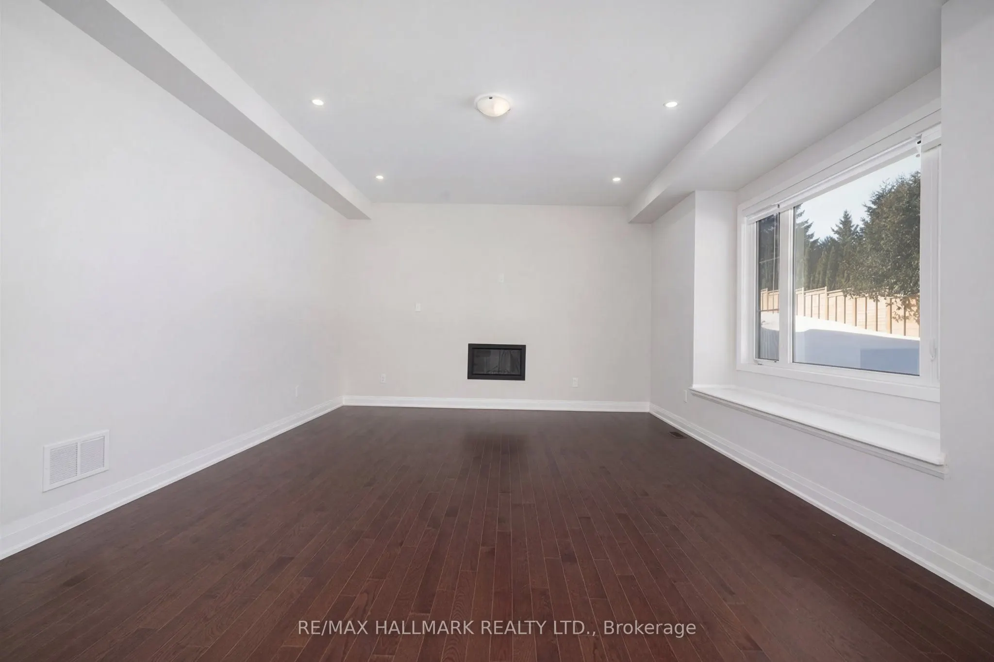6 Dennis Reed Court