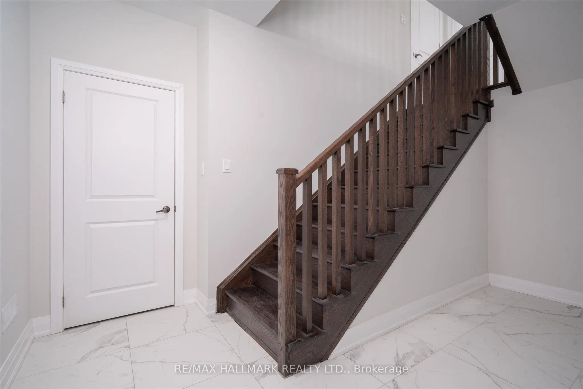 6 Dennis Reed Court