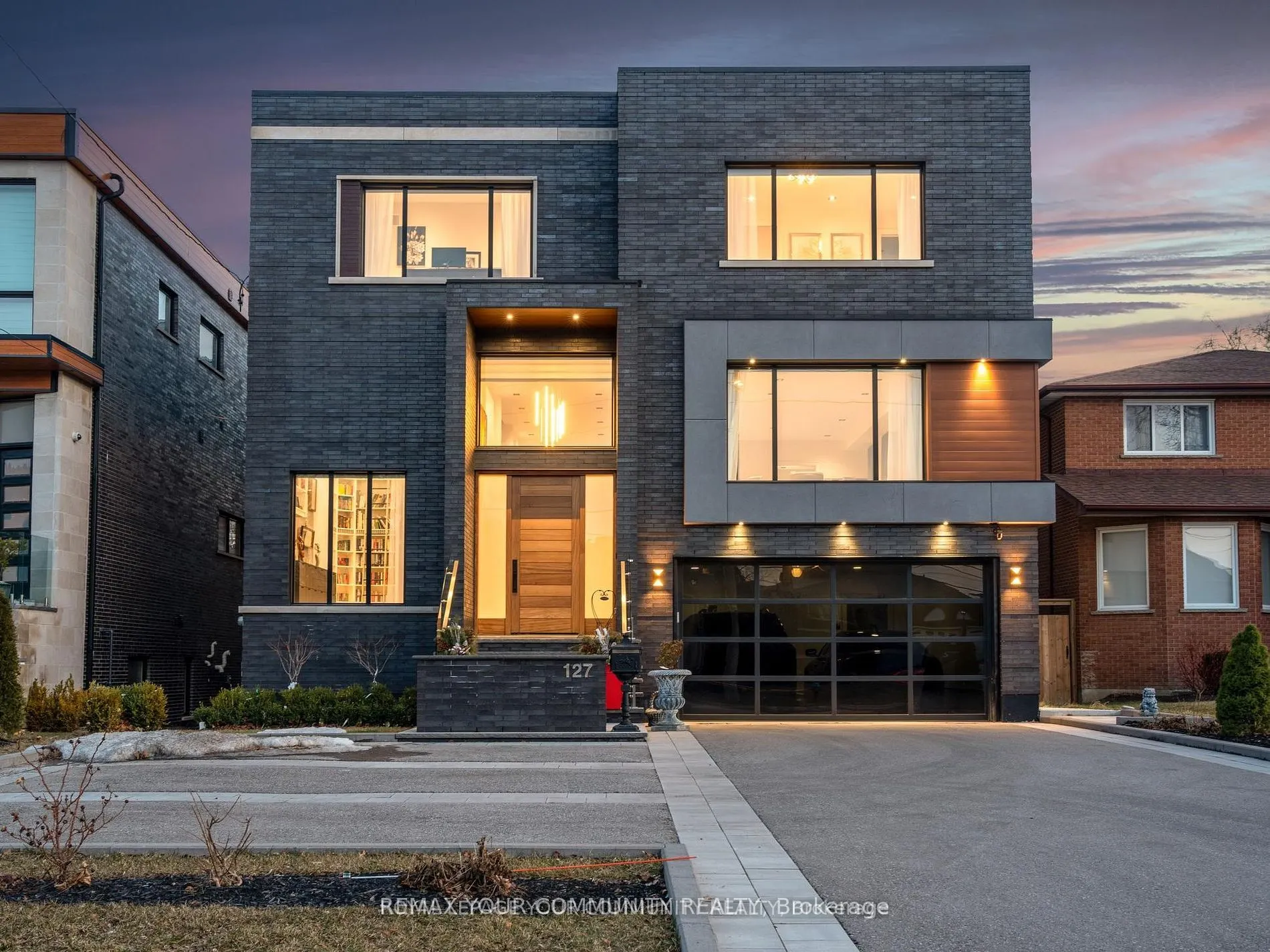 127 Elgin Mills Road W