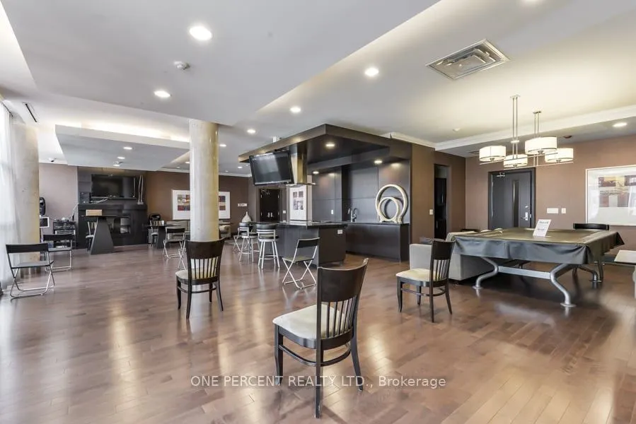 21 Upper Duke Crescent #401