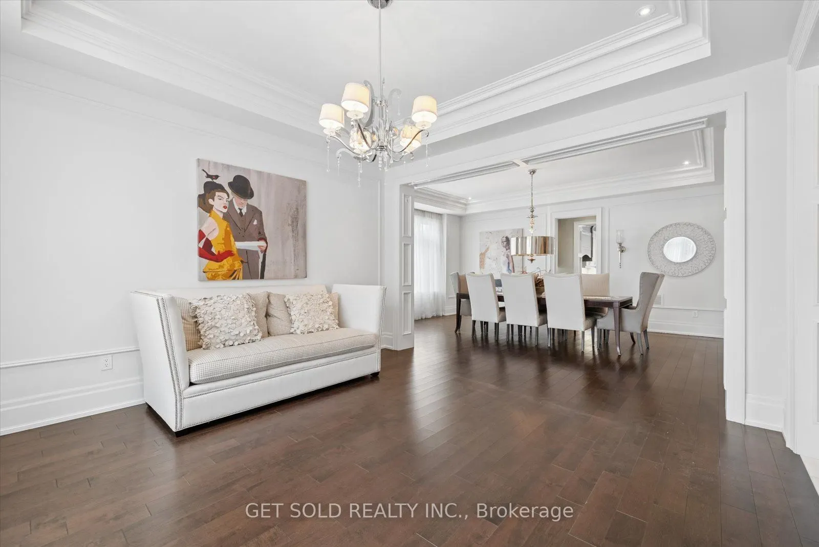 8 Thornhill Avenue