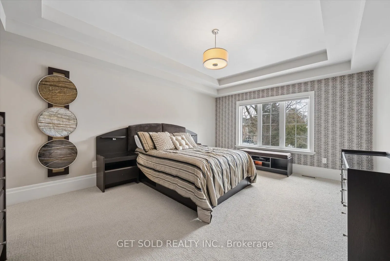 8 Thornhill Avenue
