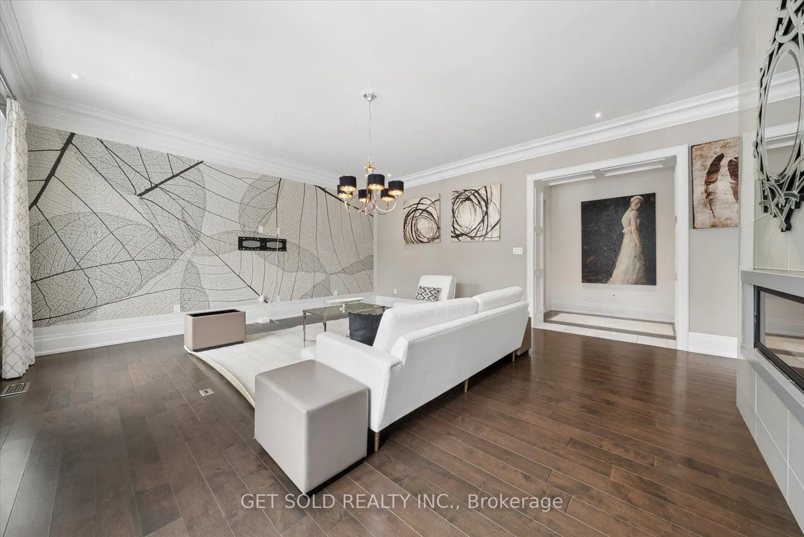 8 Thornhill Avenue