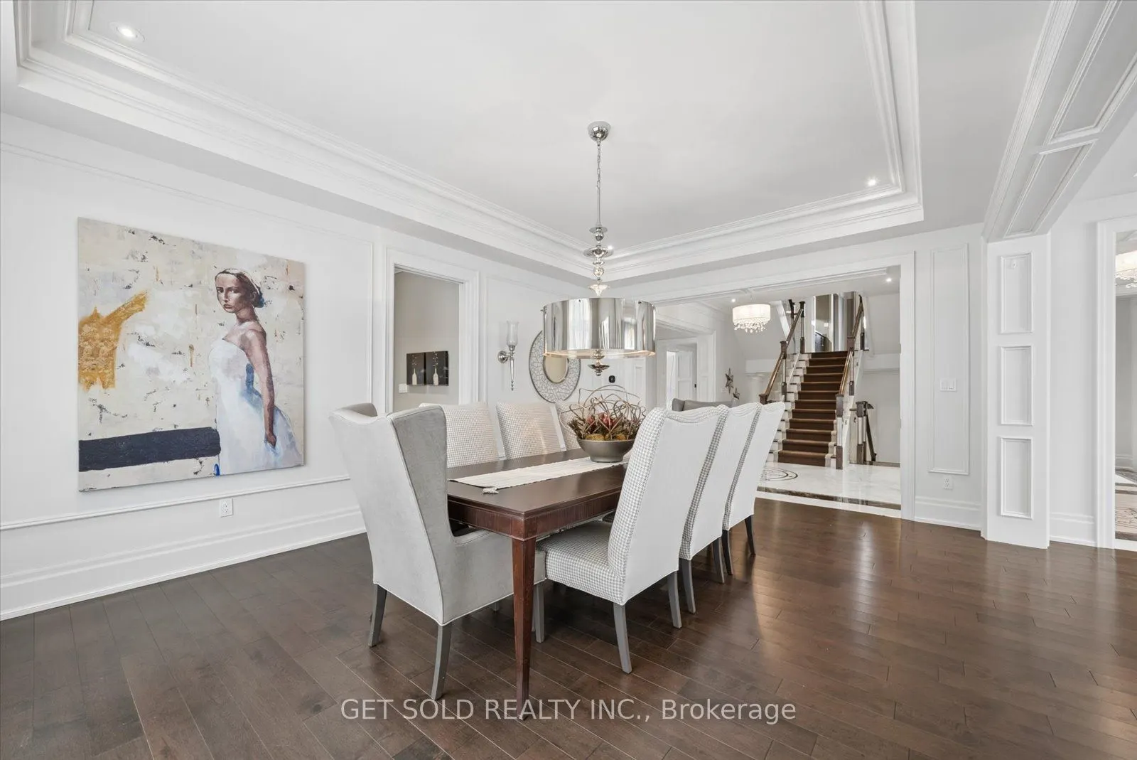 8 Thornhill Avenue