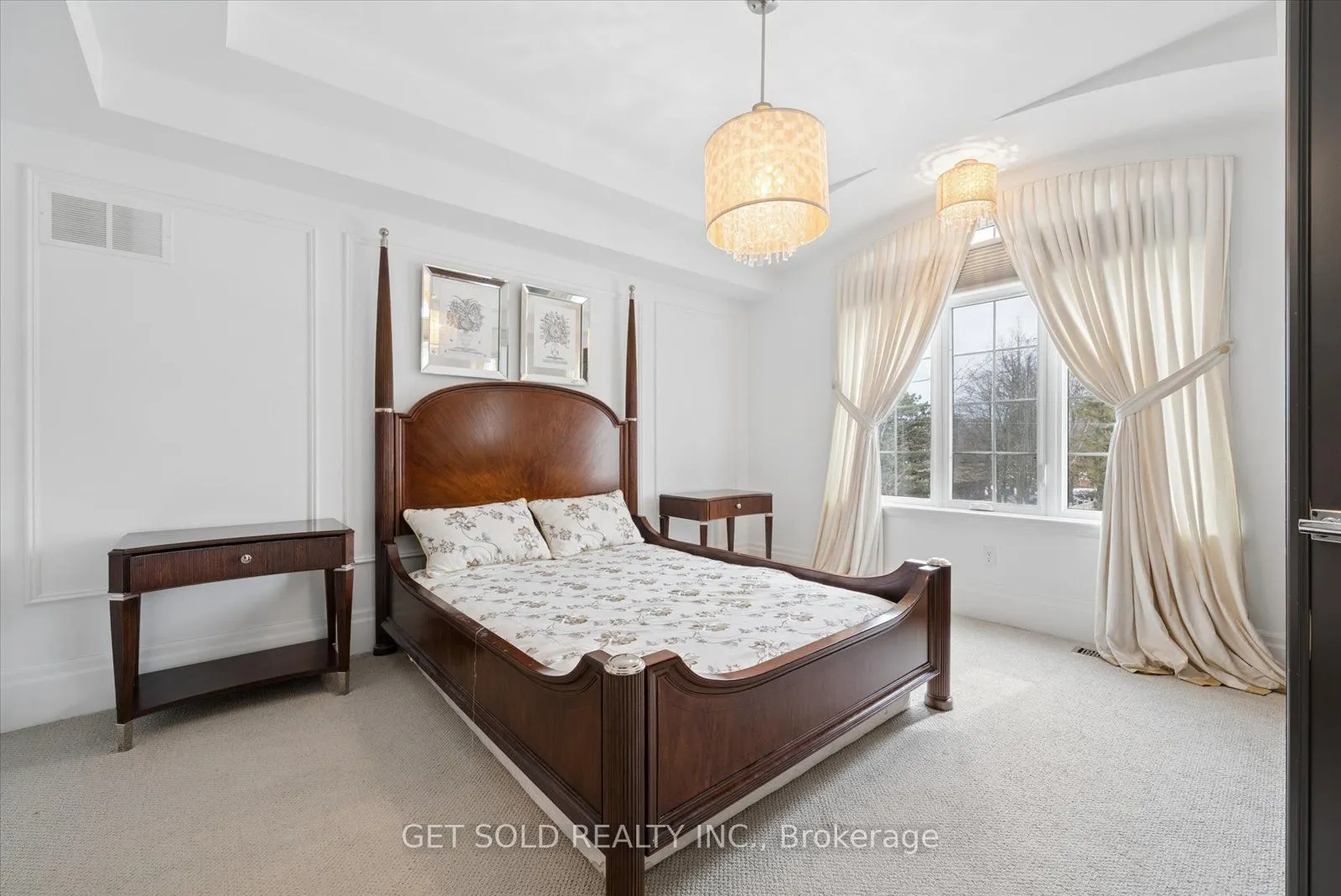 8 Thornhill Avenue