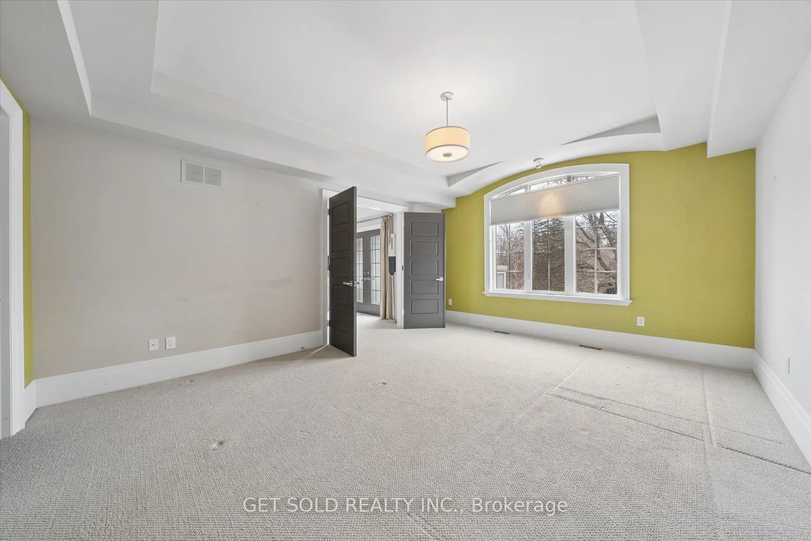 8 Thornhill Avenue