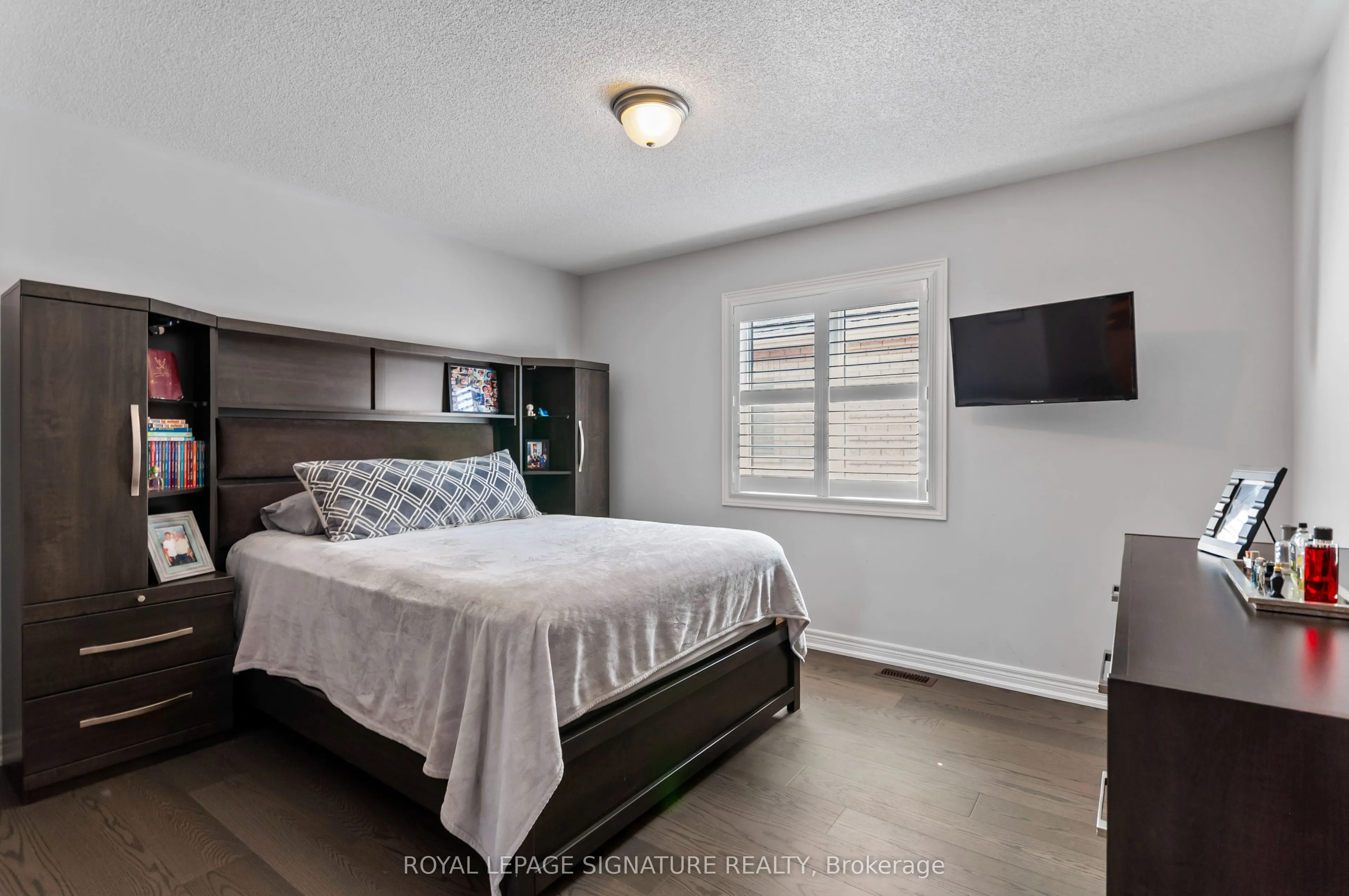 80 Sharpe Crescent