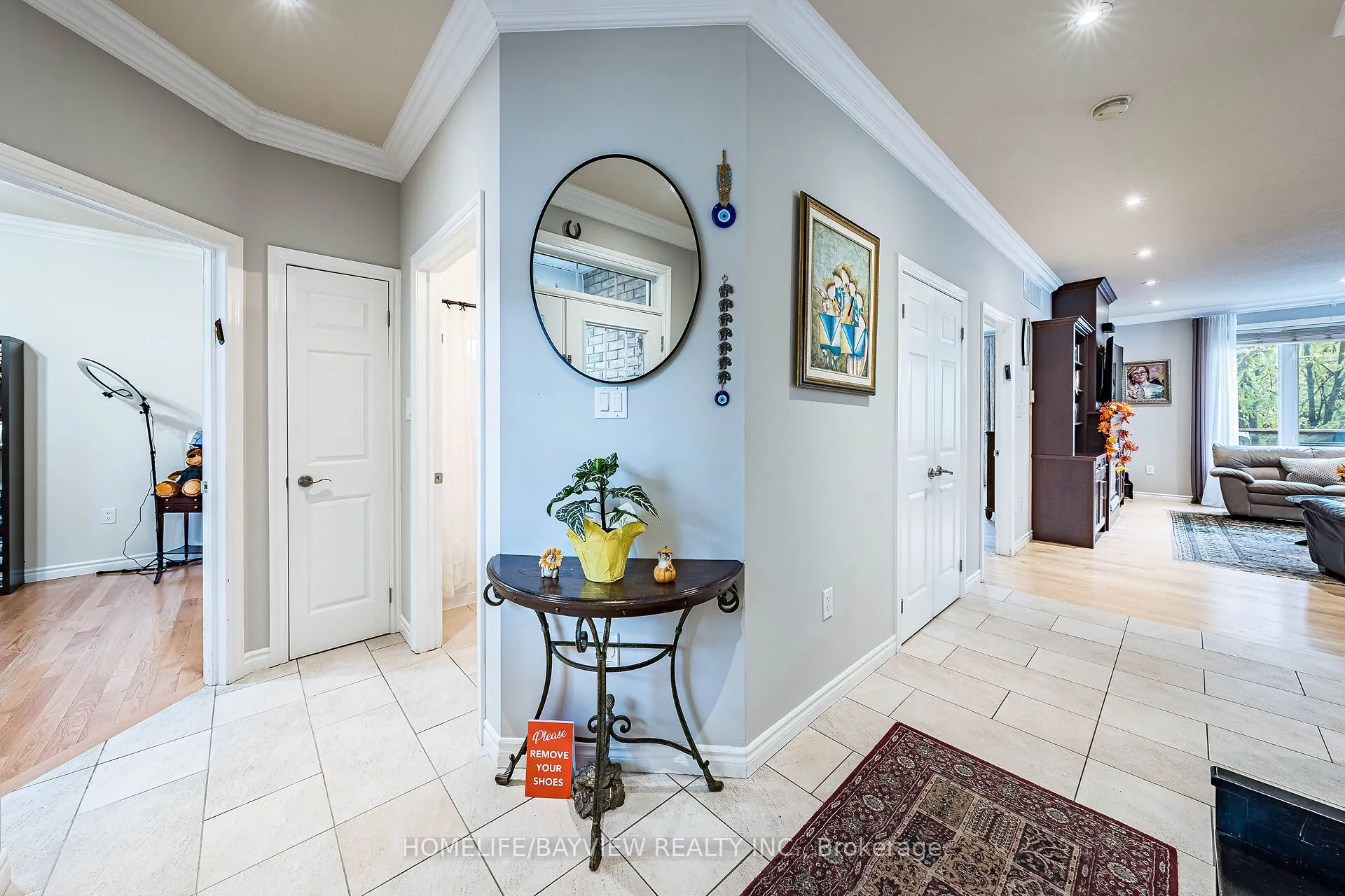 202 John Street W