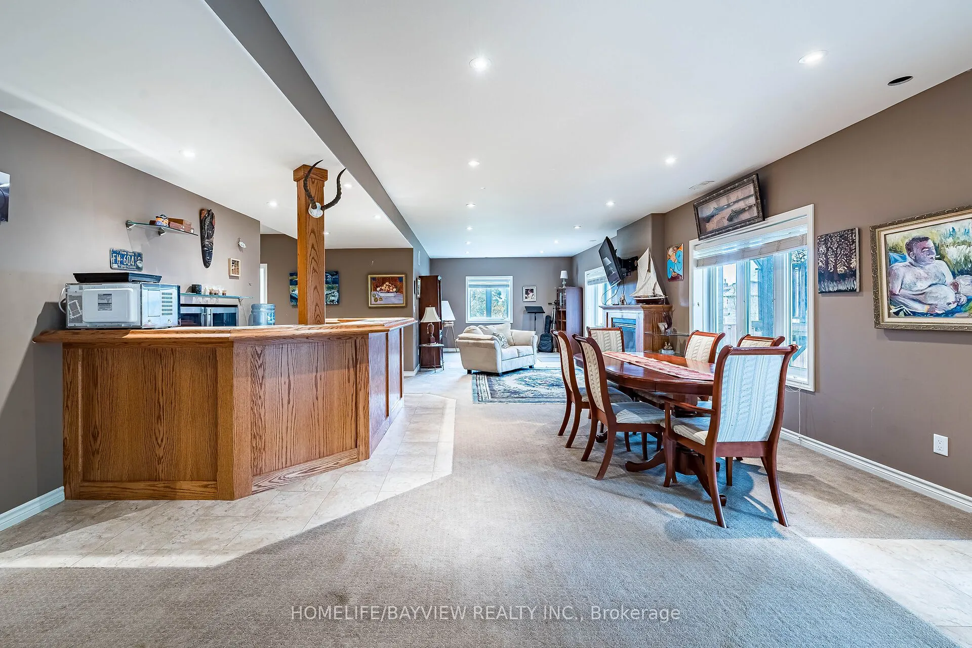 202 John Street W