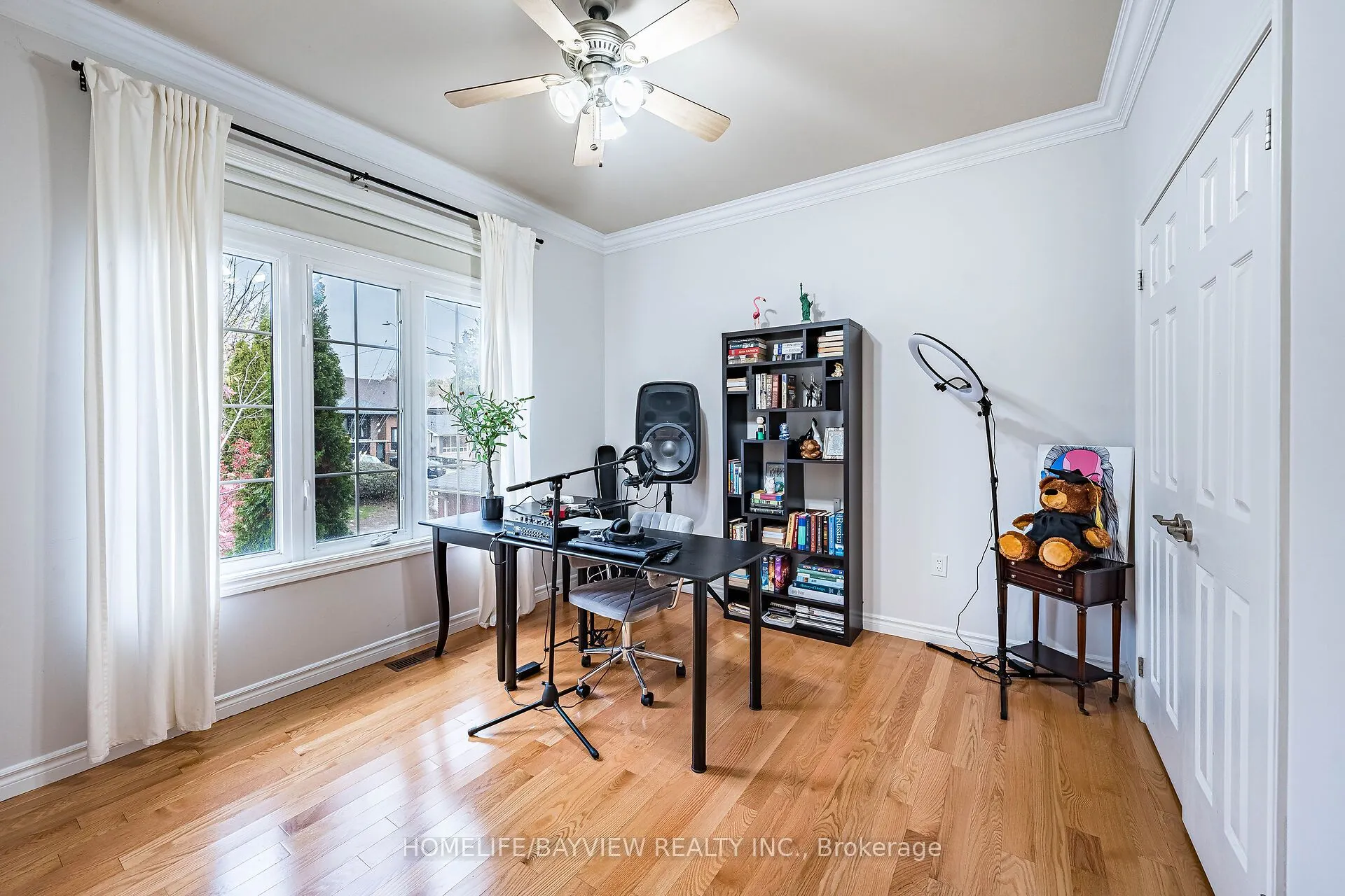 202 John Street W