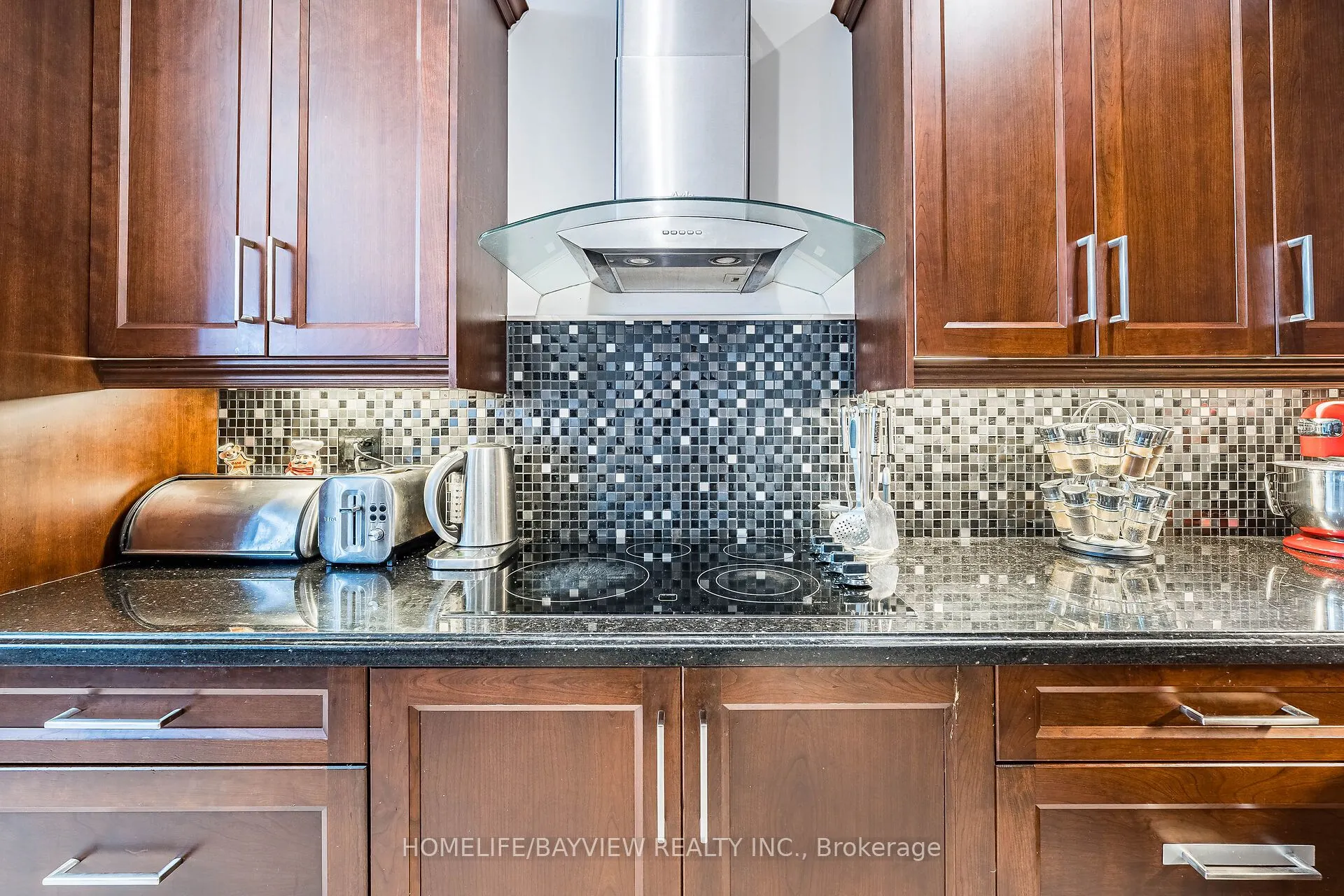 202 John Street W
