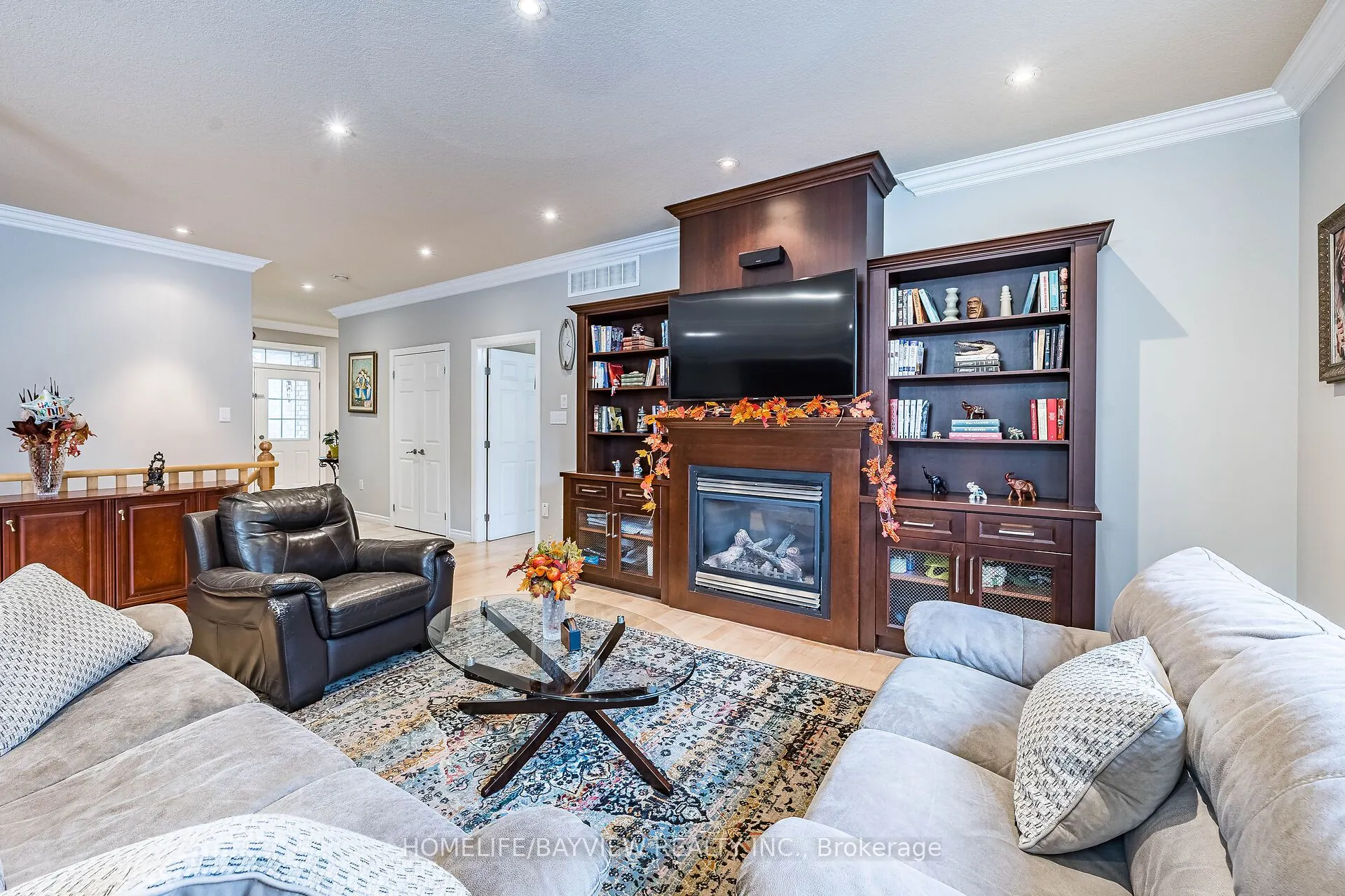 202 John Street W