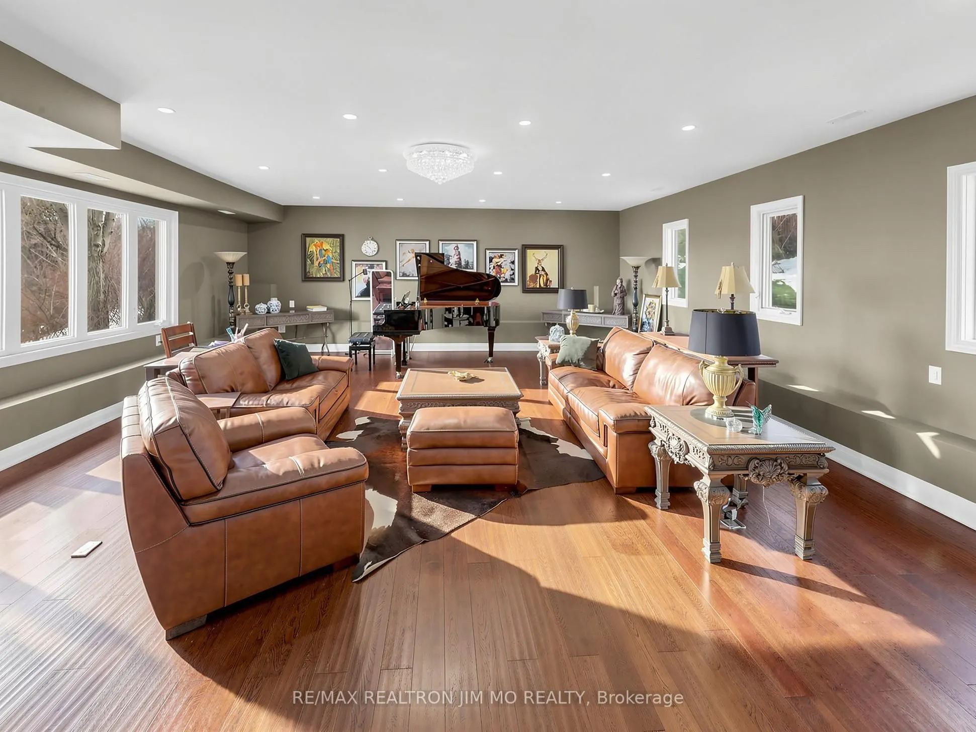 1785 Davis Drive W