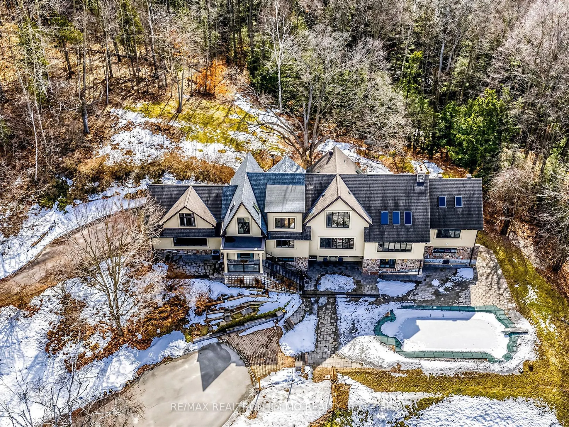 1785 Davis Drive W
