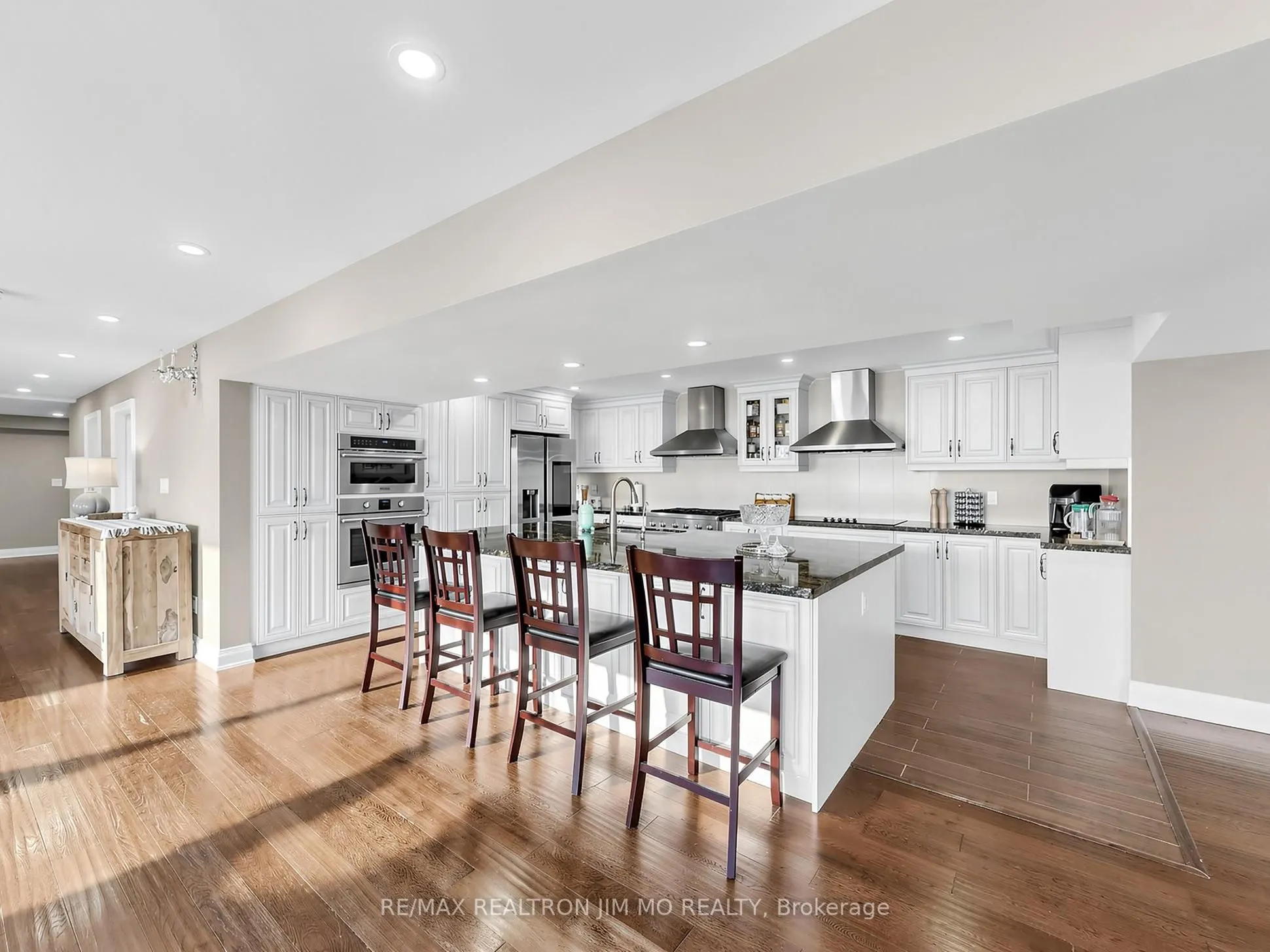 1785 Davis Drive W