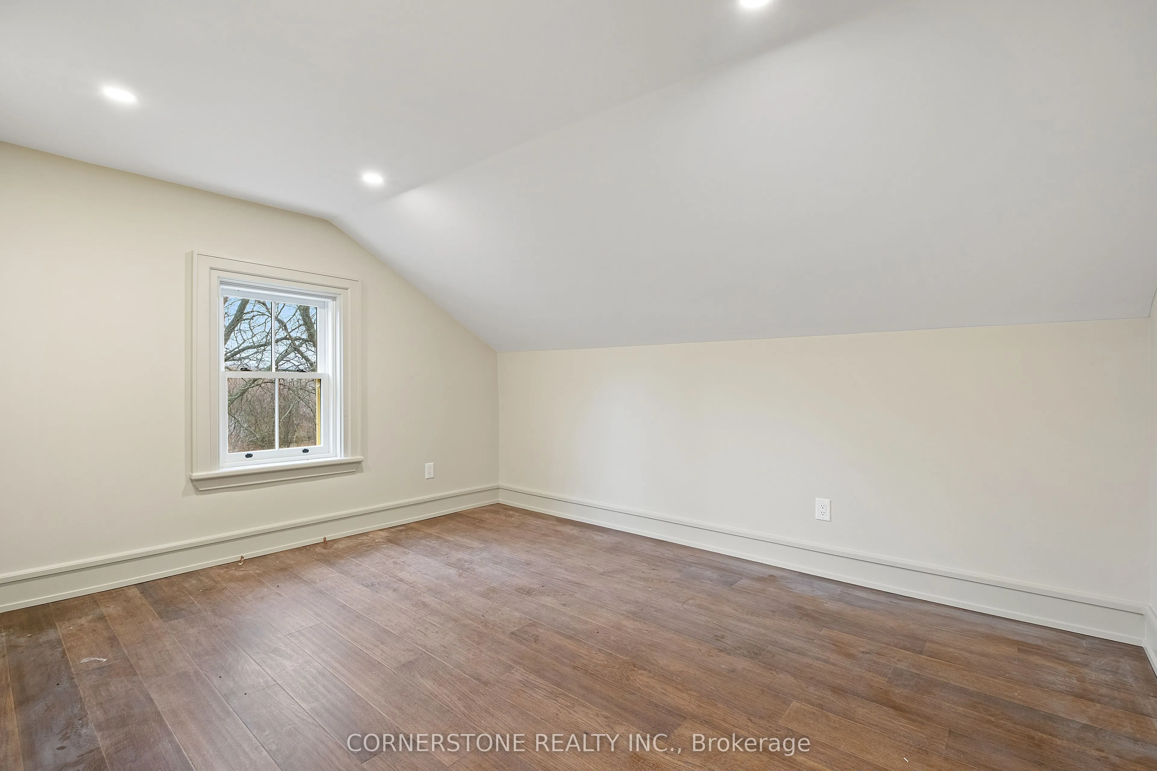 1438 2nd Concession