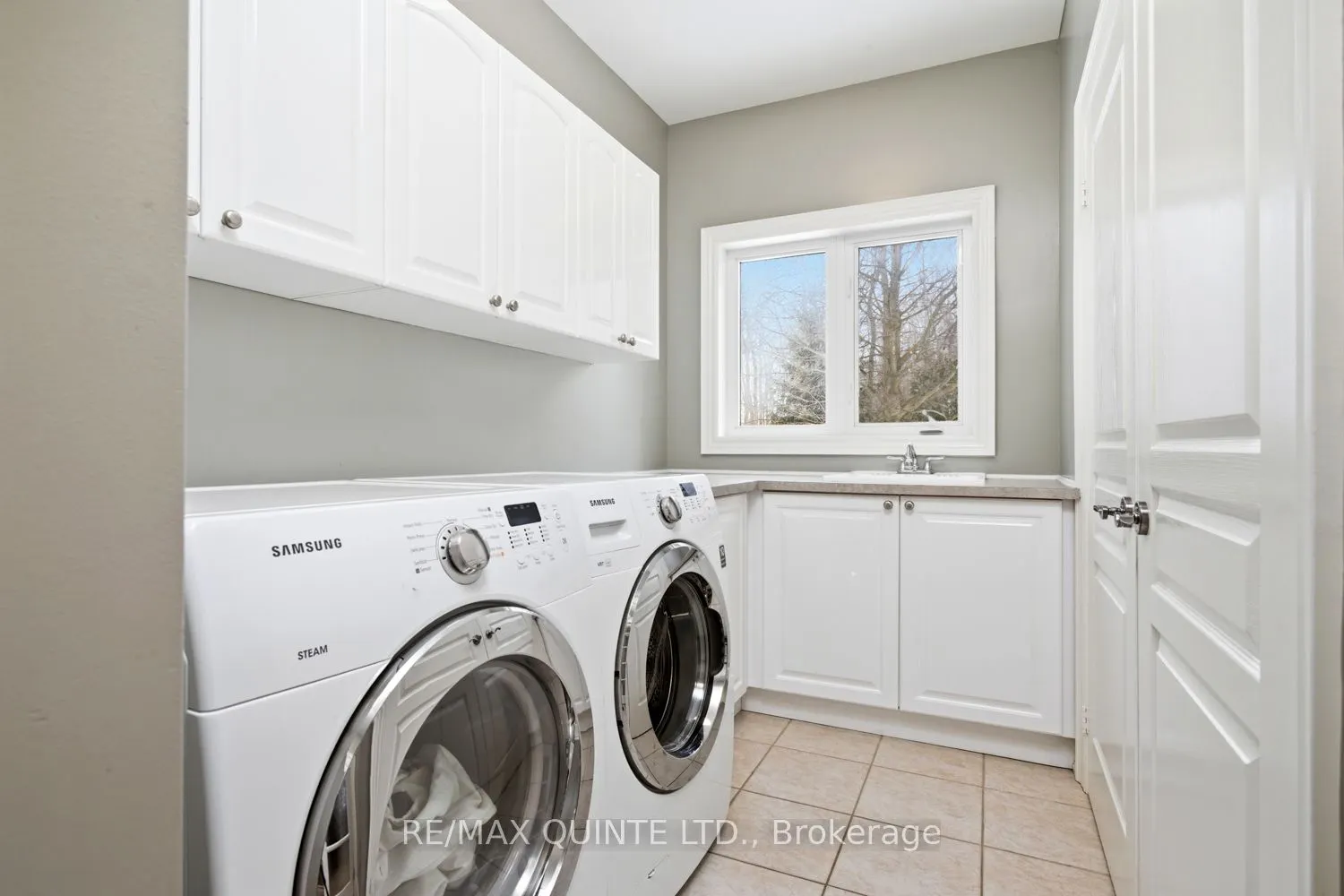 2 Treeview Avenue