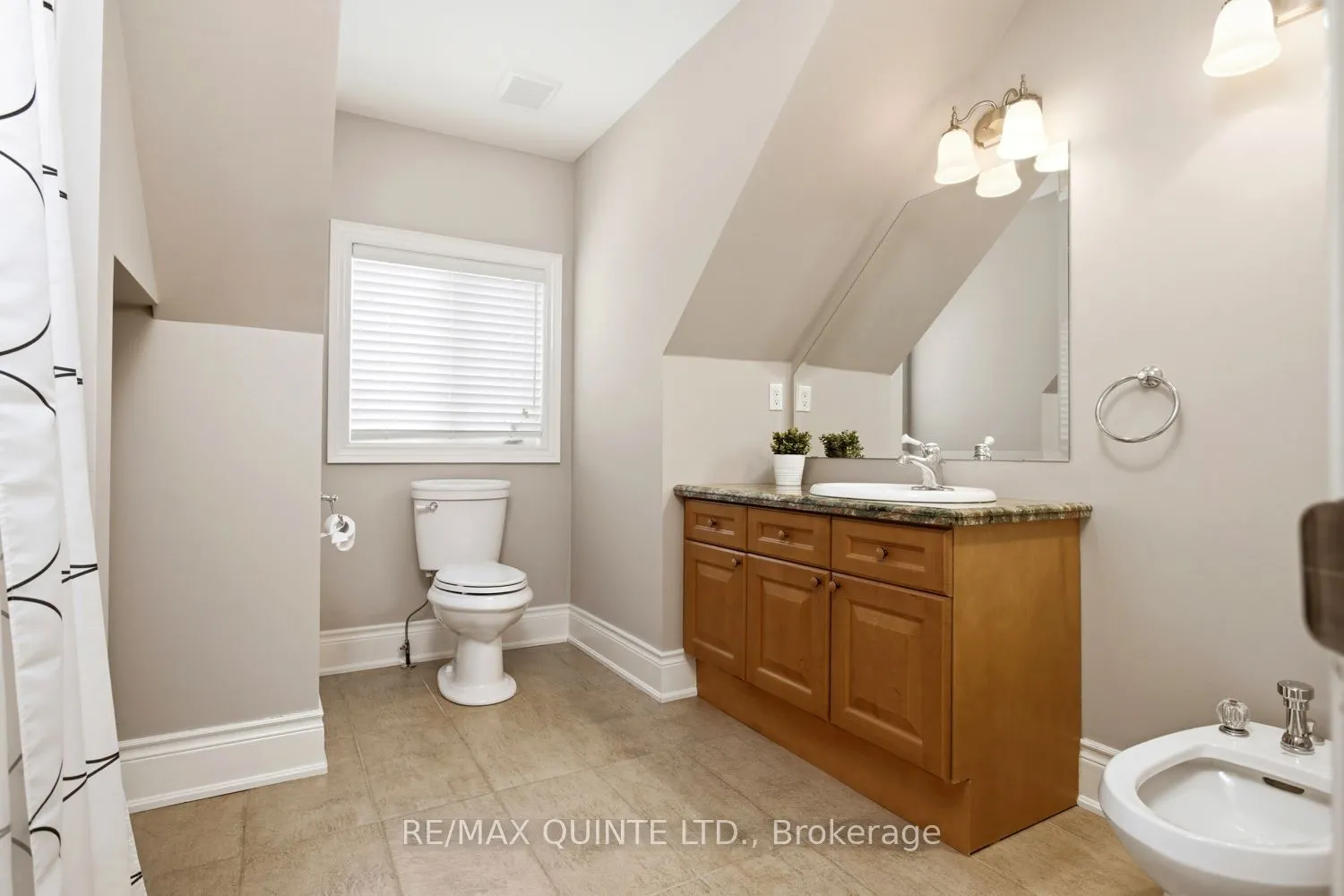 2 Treeview Avenue