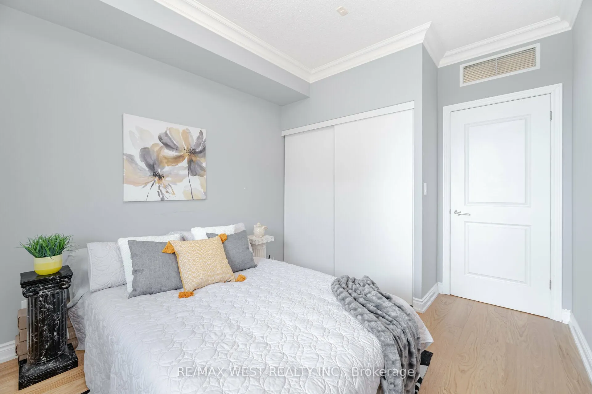 281 Woodbridge Avenue #509