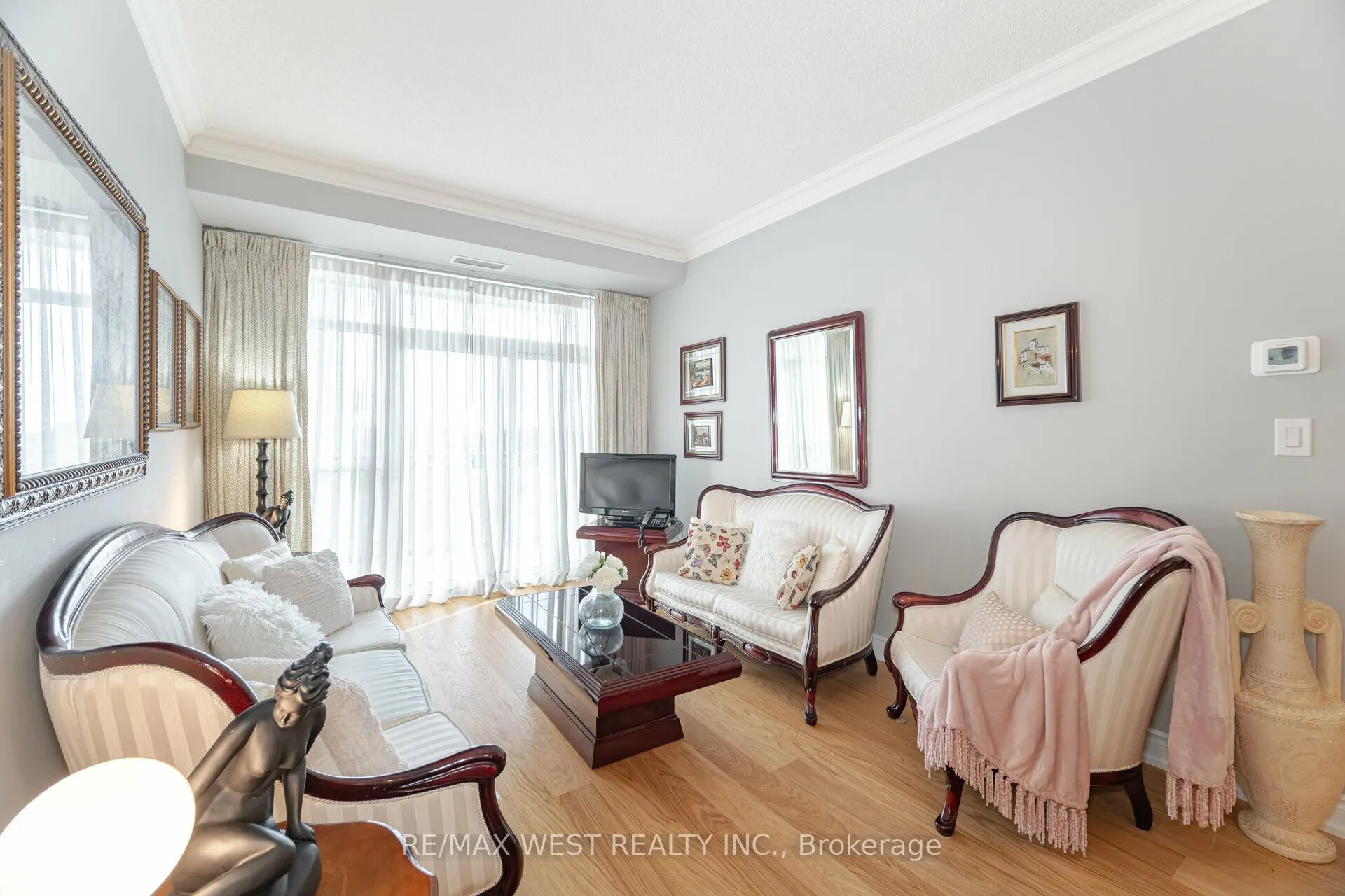 281 Woodbridge Avenue #509
