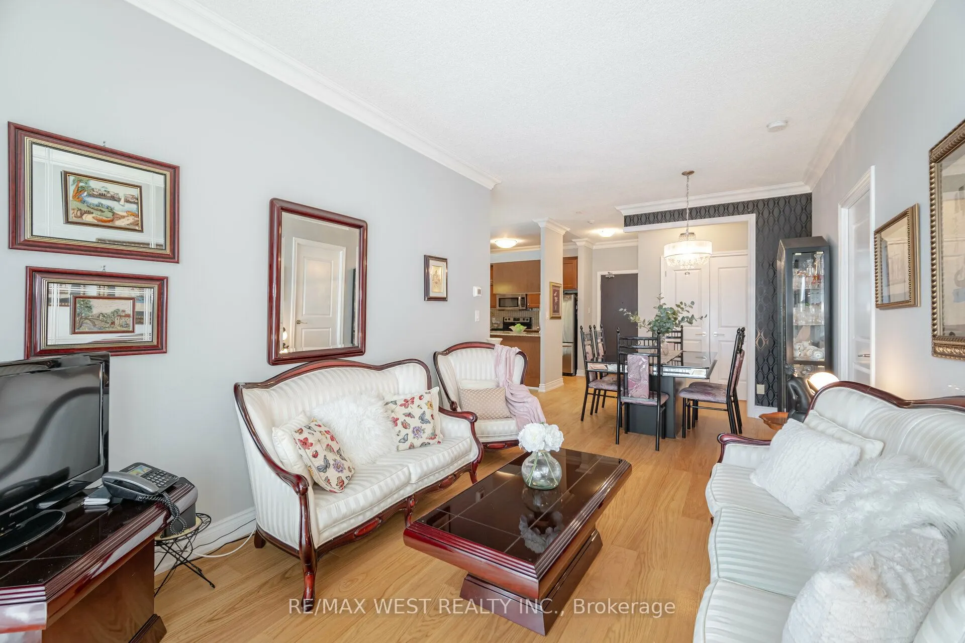 281 Woodbridge Avenue #509