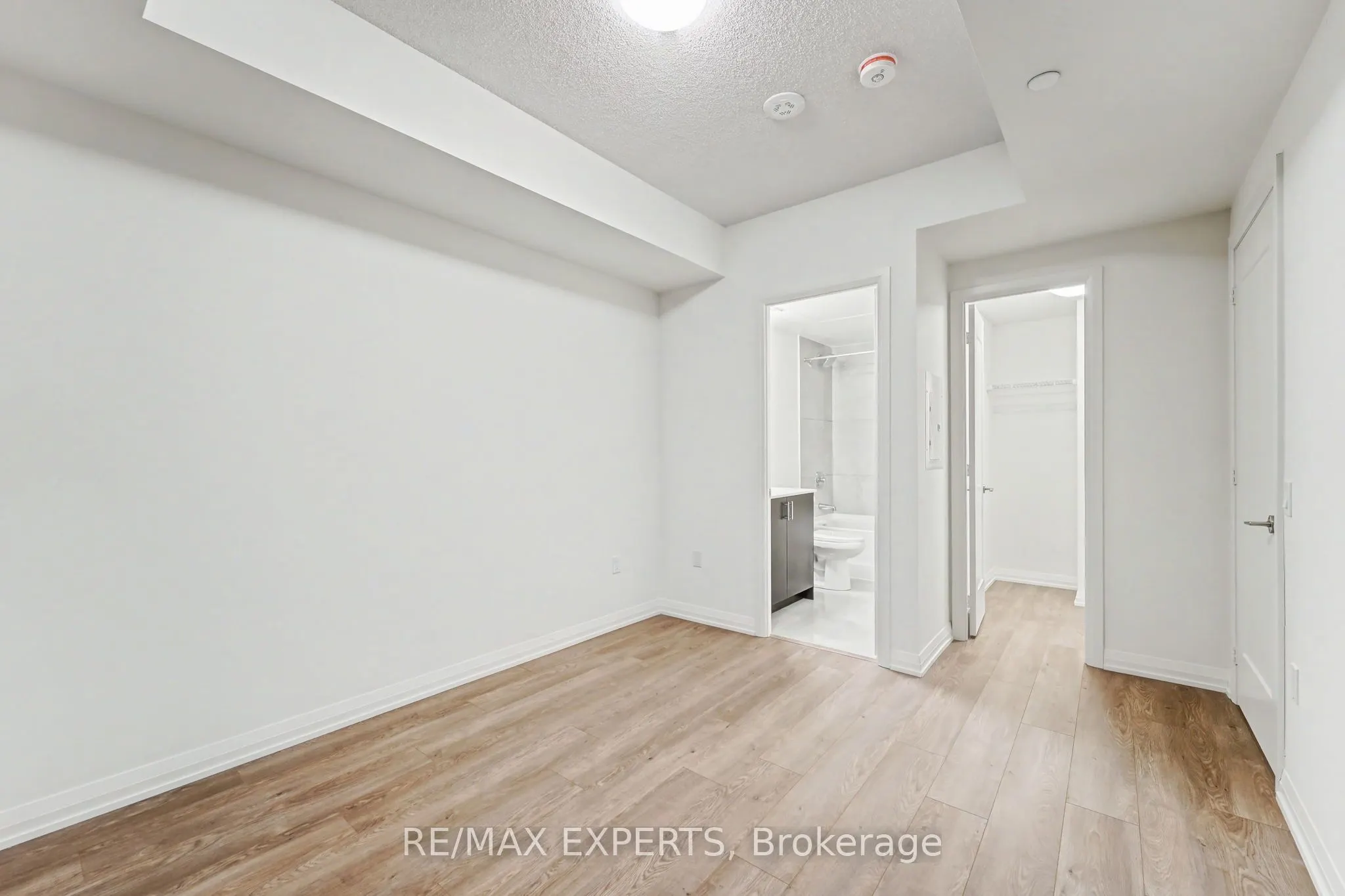 8960 Jane Street #421