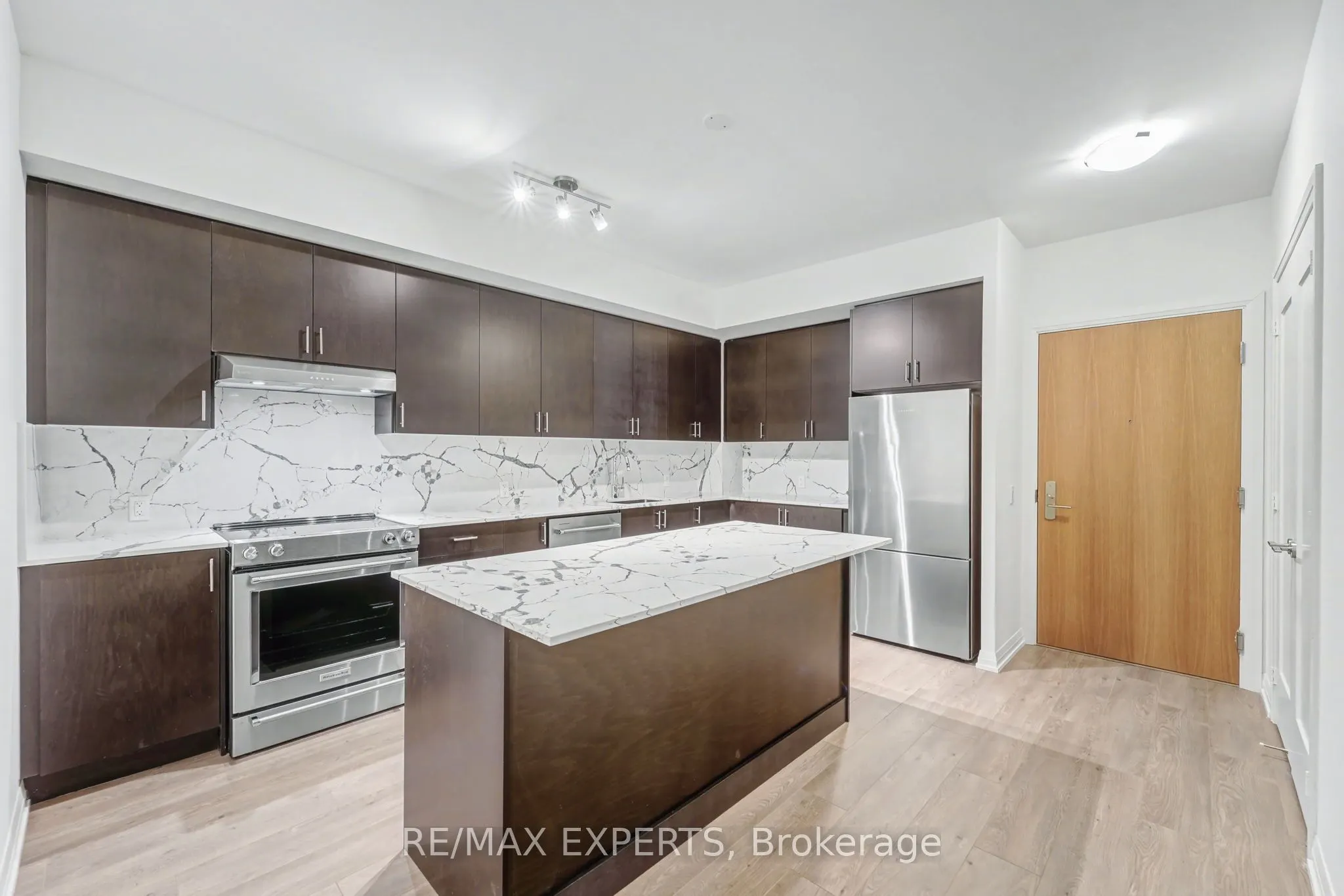 8960 Jane Street #421