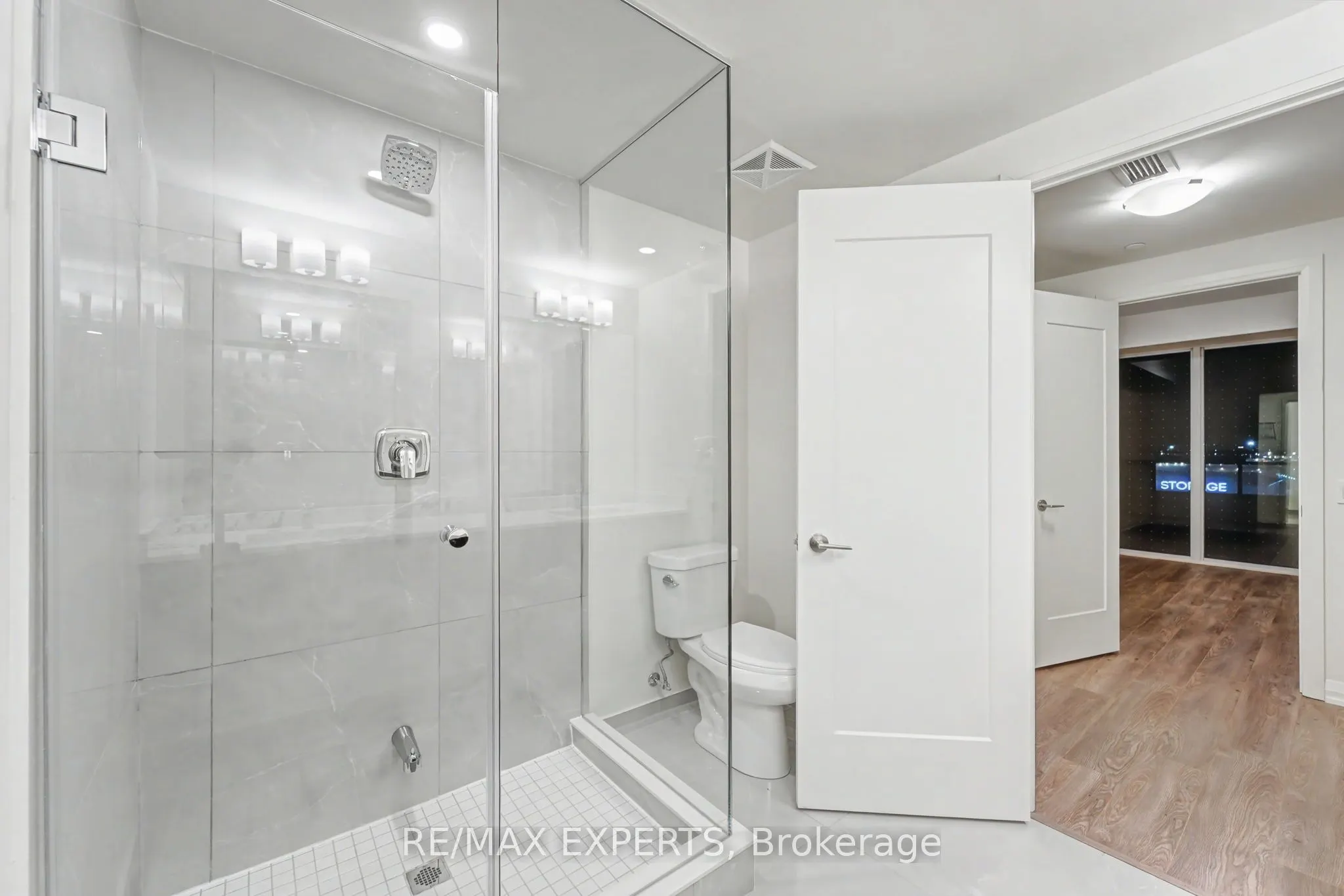 8960 Jane Street #421