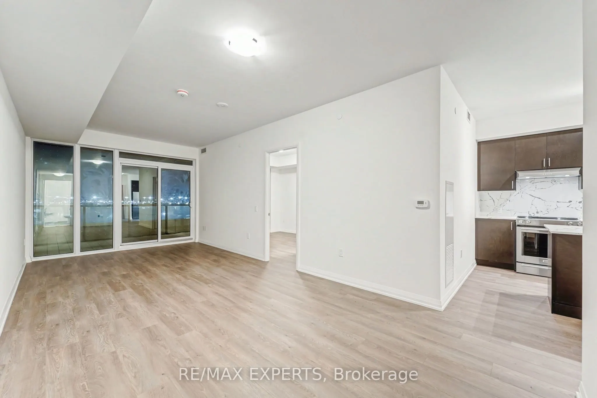 8960 Jane Street #421