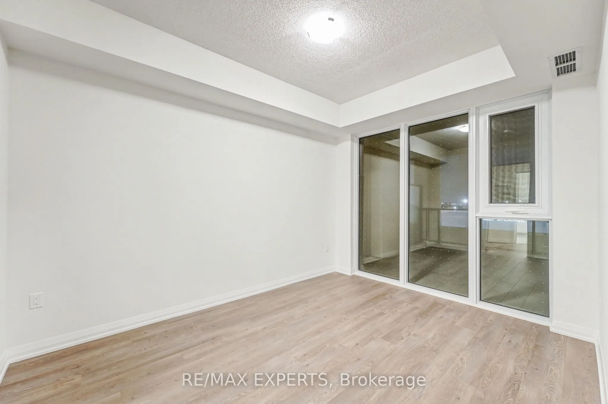 8960 Jane Street #421