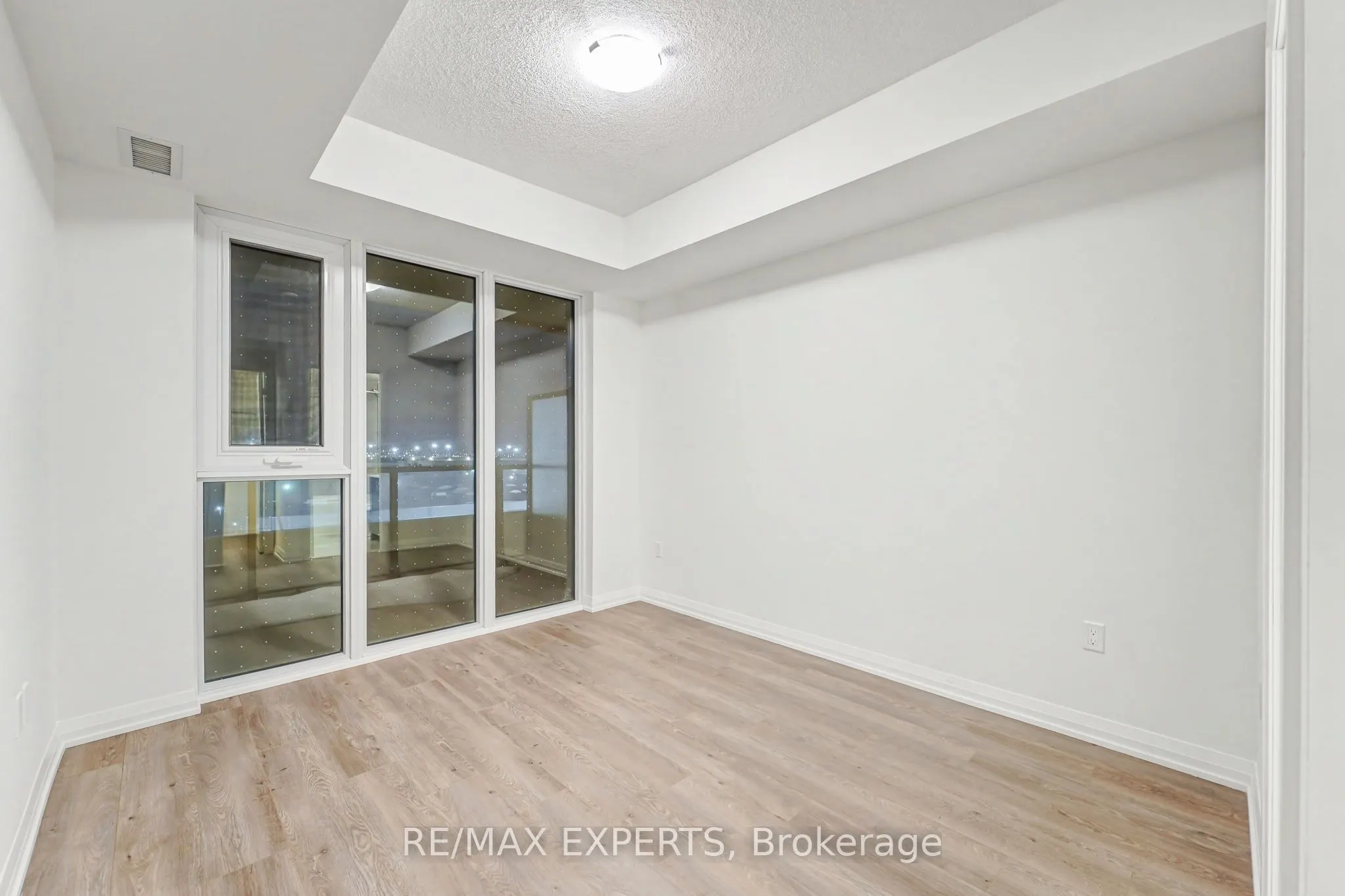 8960 Jane Street #421