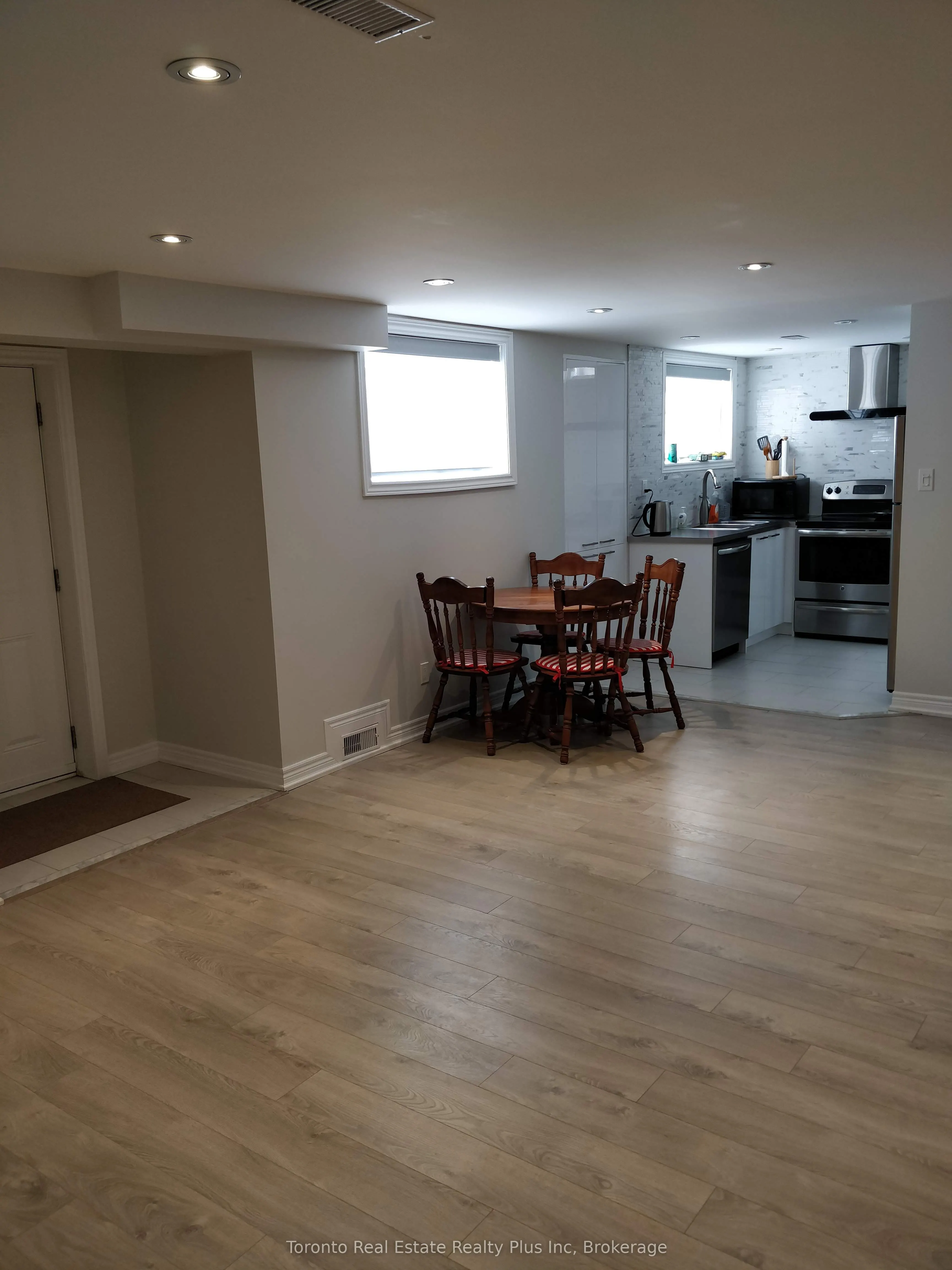 21 Delphinium Avenue