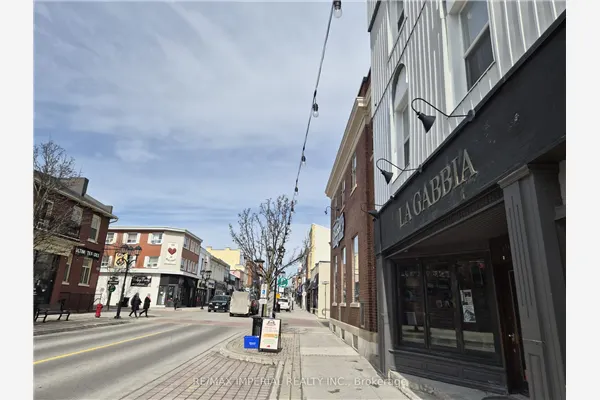 235 Main Street S