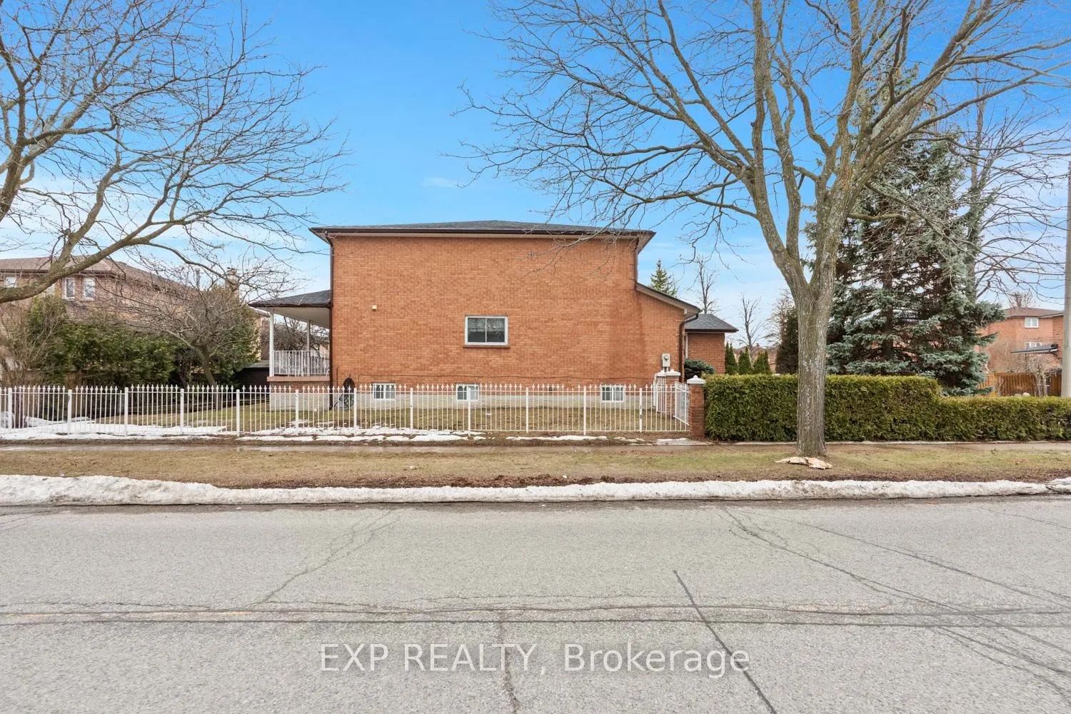 61 Dundee Crescent